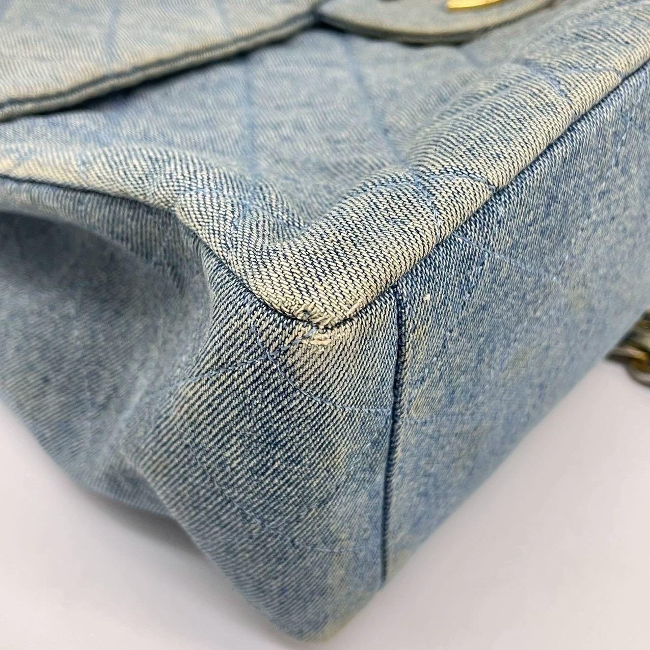 Chanel Vintage Classic Maxi 34 Blaue Jeans Denim Riesen CC 24 Gold Hardware mit Klappe im Angebot 7