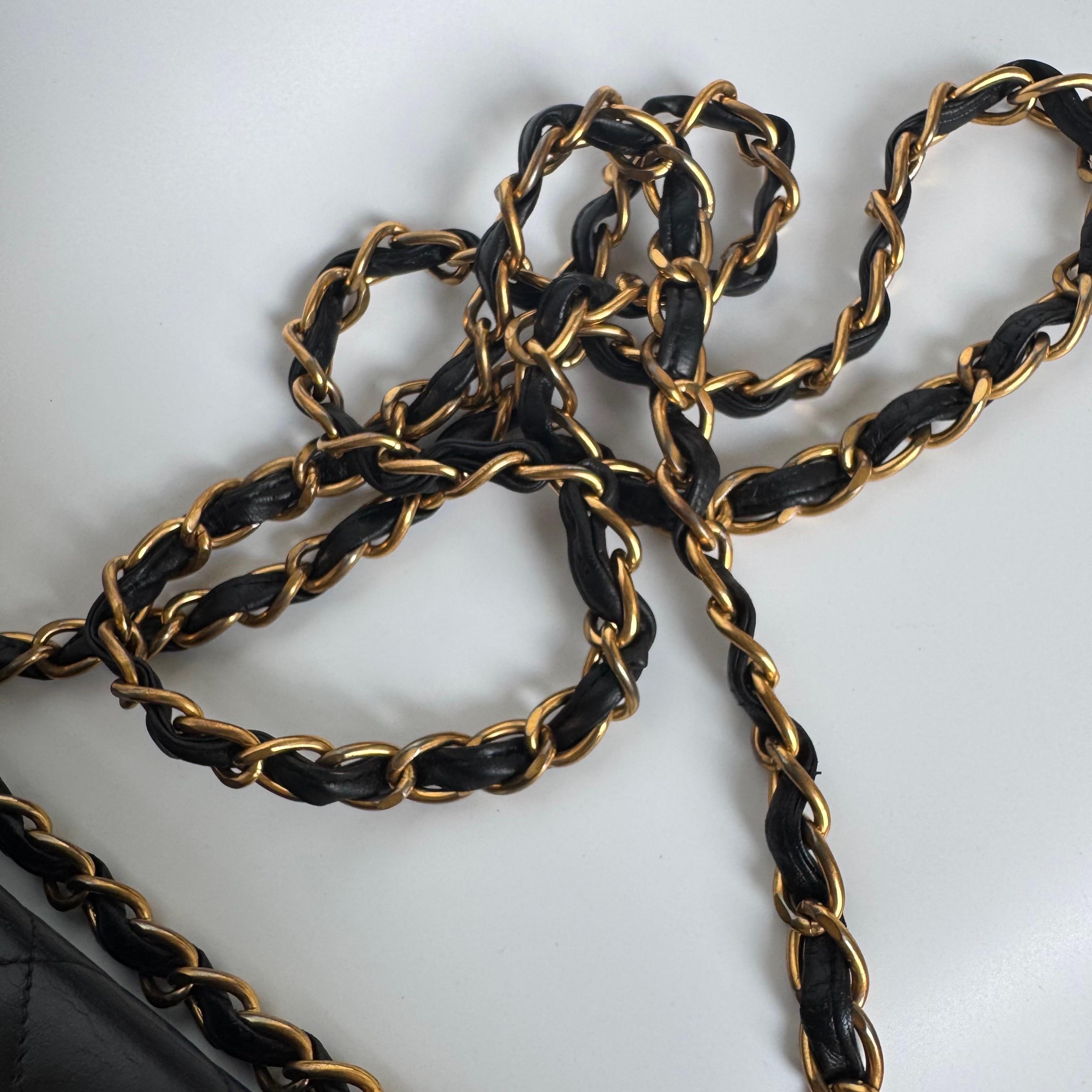Chanel Vintage Classic Maxi Flap Cuir d'agneau noir Giant CC 24 Gold Hardwar en vente 7