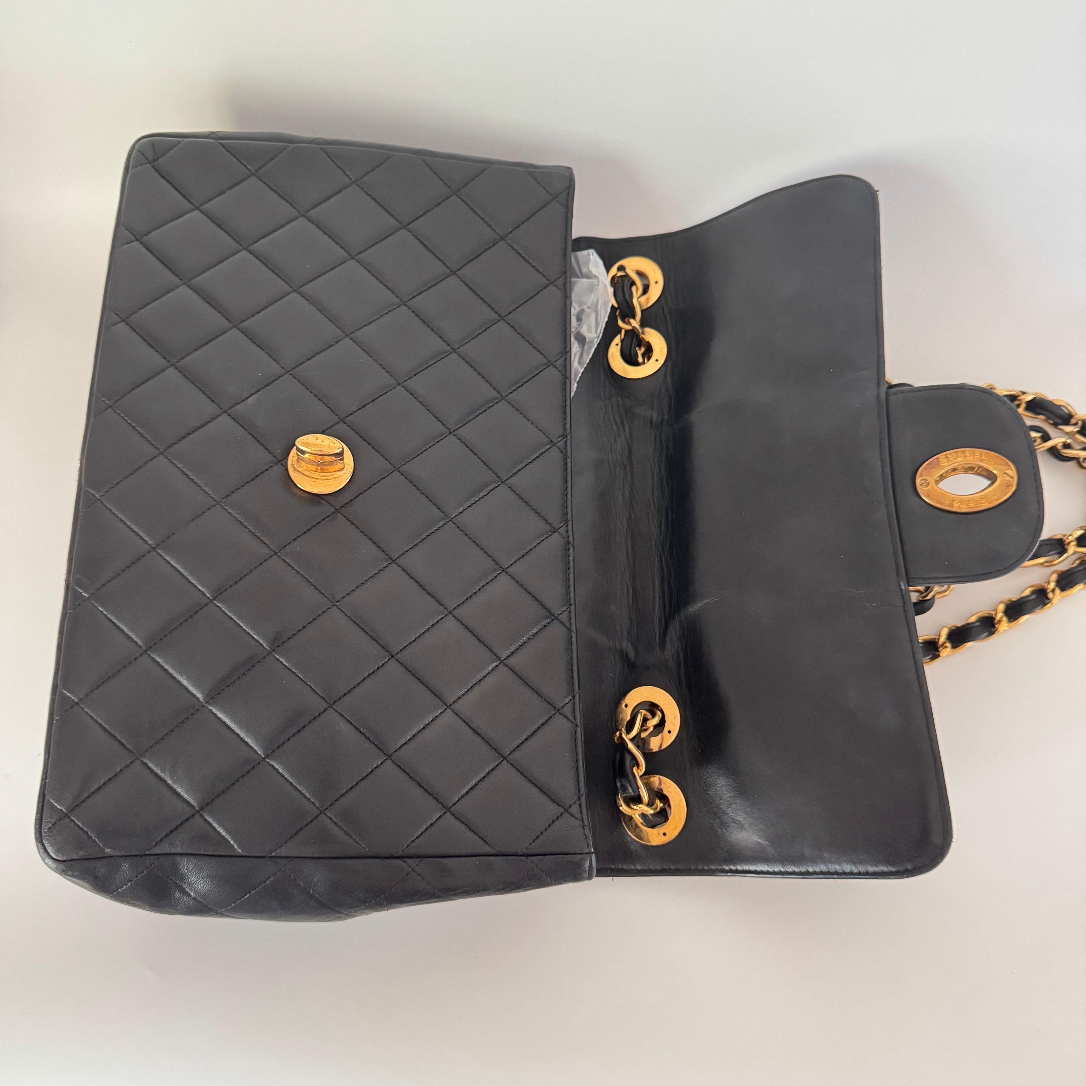 Chanel Vintage Classic Maxi Flap Black Lambskin Leather Giant CC 24 Gold Hardwar For Sale 11