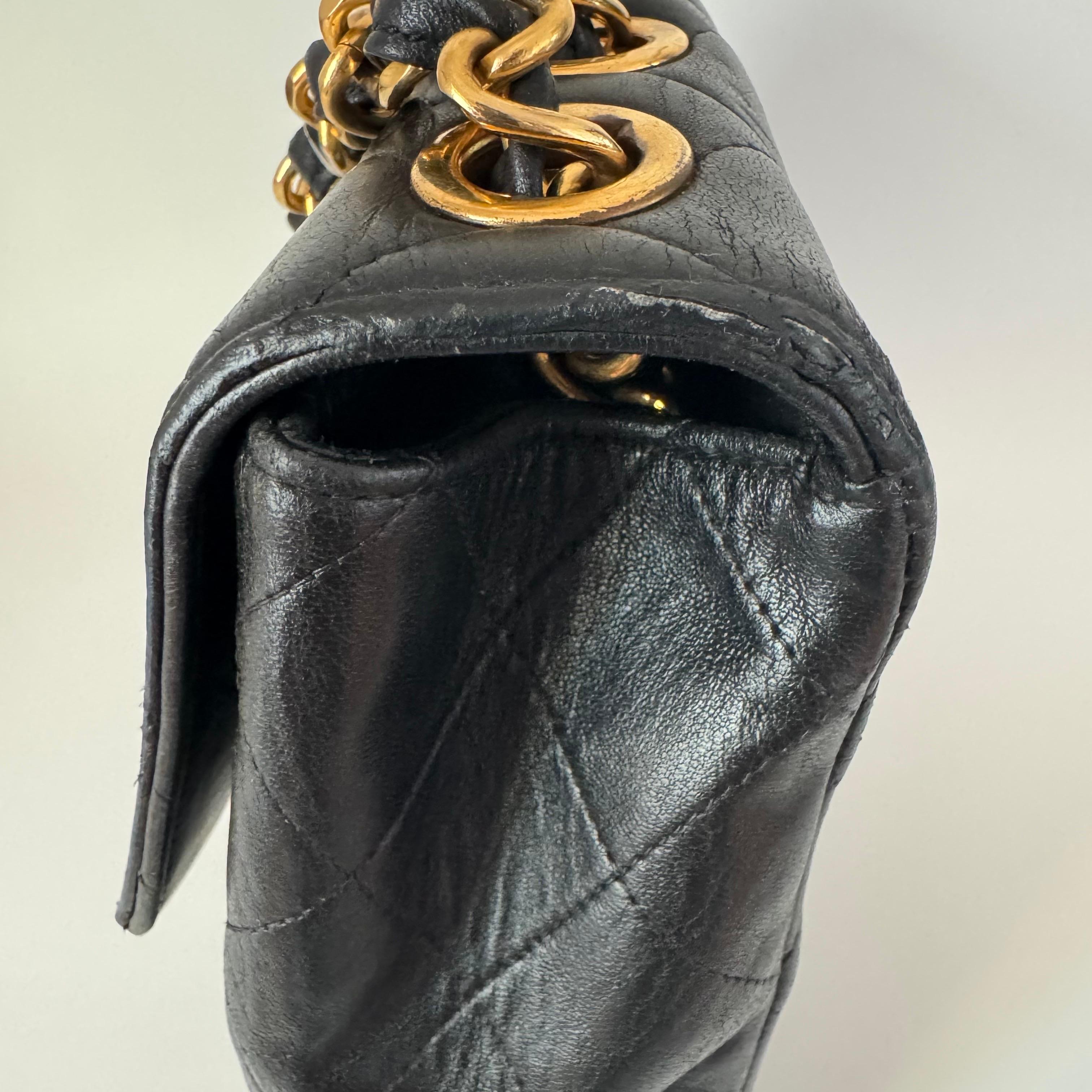 Chanel Vintage Classic Maxi Flap Black Lambskin Leather Giant CC 24 Gold Hardwar For Sale 1