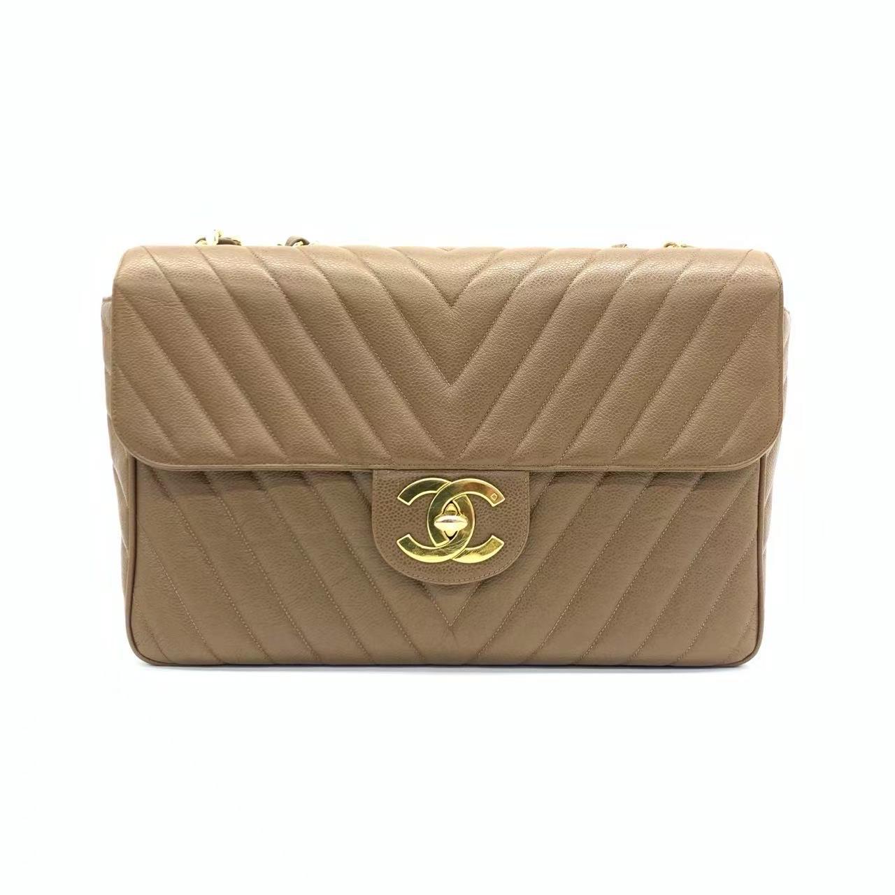 Marron Chanel Vintage Classic Maxi Flap Taupe Brown Caviar Stitch 24 Gol en vente