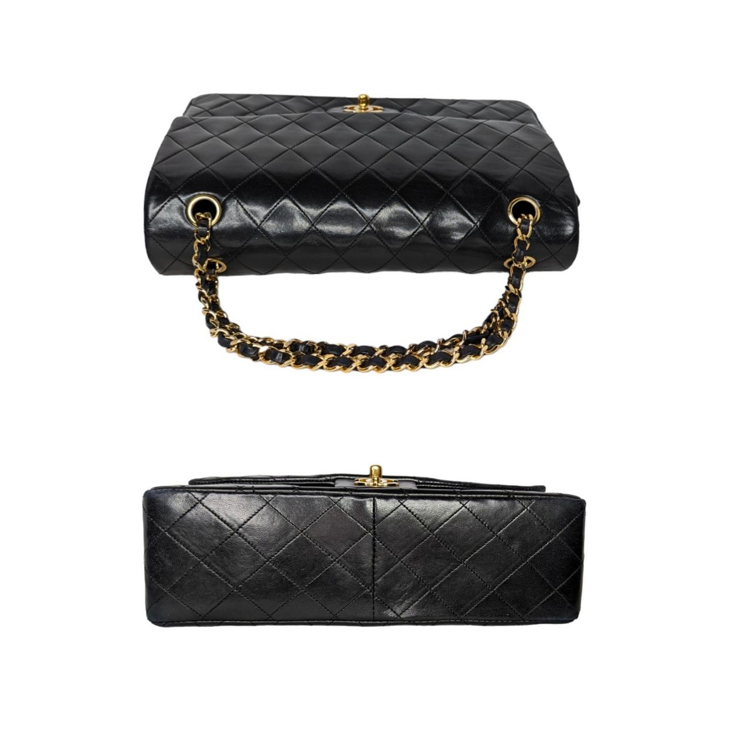 Chanel Vintage Classic Quilted Lambskin Medium Single Flap with Wallet For Sale 1