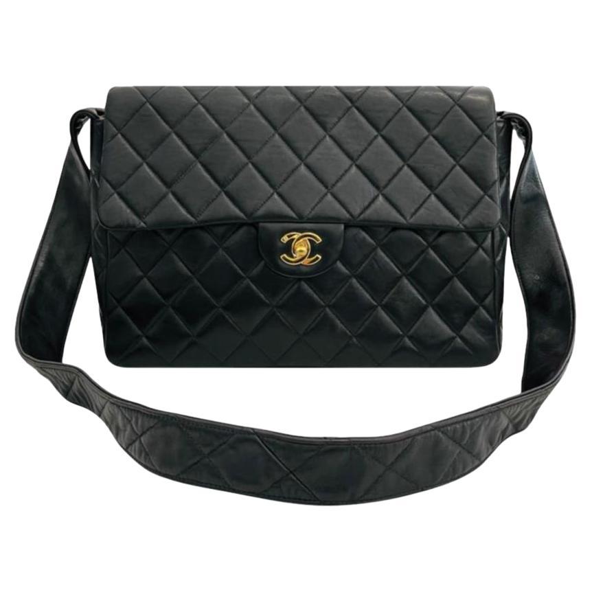 Chanel Vintage Classic Leather Quilted Flap Bag en vente