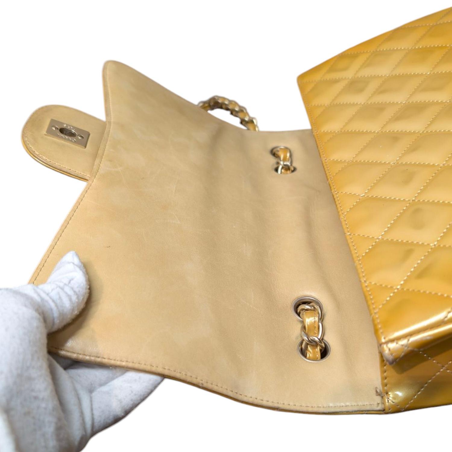 Chanel Vintage Classic Quilted Patent Single Jumbo Flap Bag For Sale 2