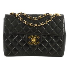 Chanel - Sac à rabat simple classique vintage en cuir d
agneau matelassé Jumbo