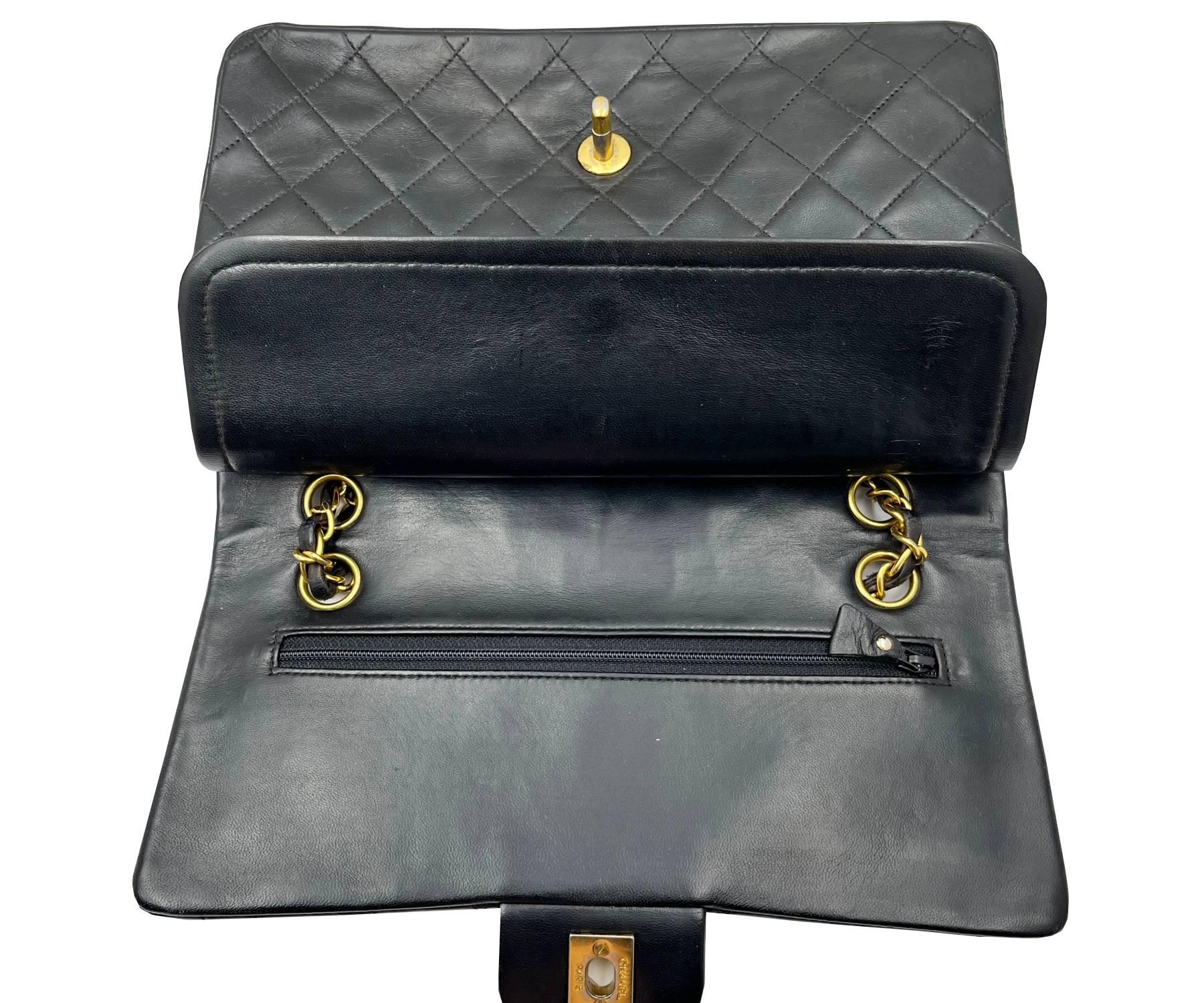 Chanel Vintage Classic Timeless Double Flap Lambskin 10″ Shoulder Bag   Bon état - En vente à Pasadena, CA