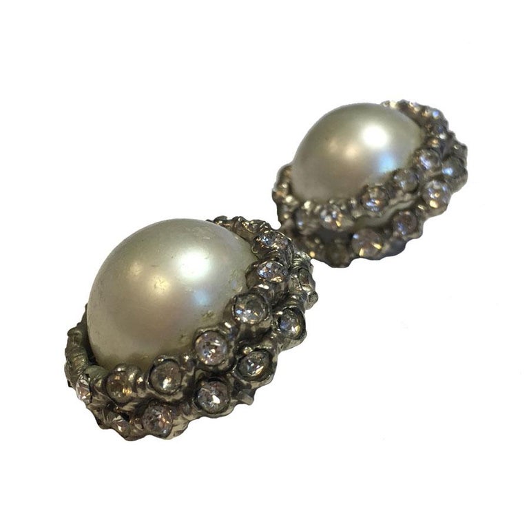CHANEL Vintage Clip Earrings For Sale at 1stDibs
