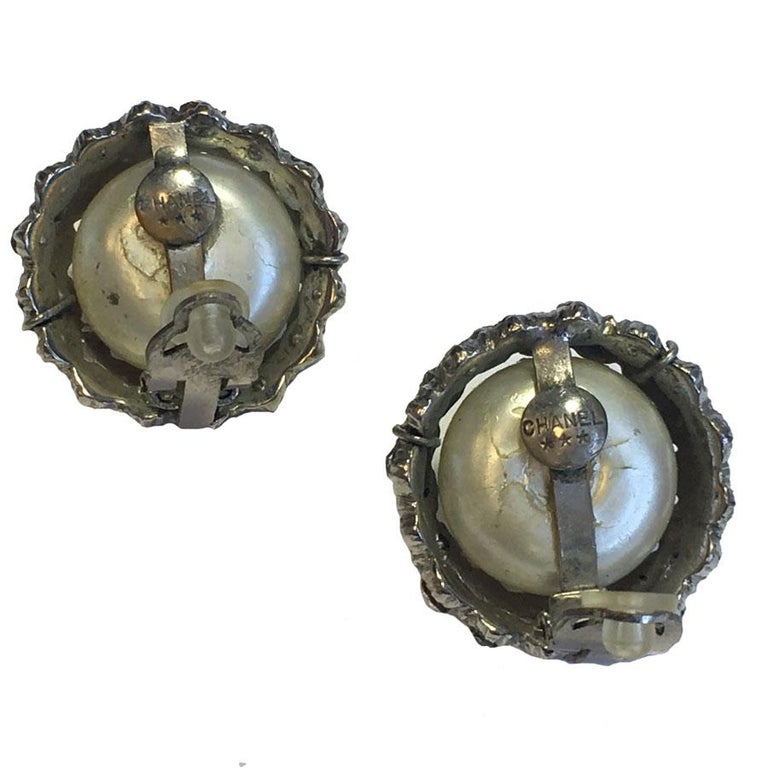 CHANEL Vintage Clip Earrings For Sale at 1stDibs