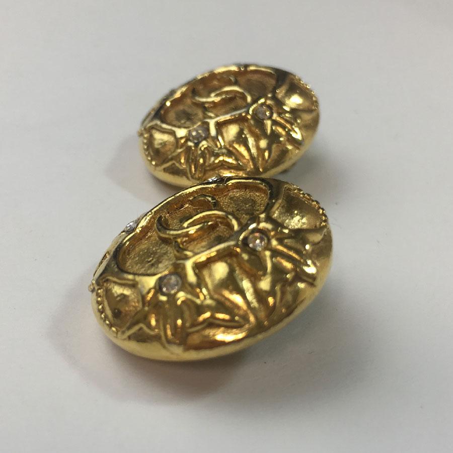 CHANEL Vintage Clip-on Earrings In Good Condition In Paris, FR