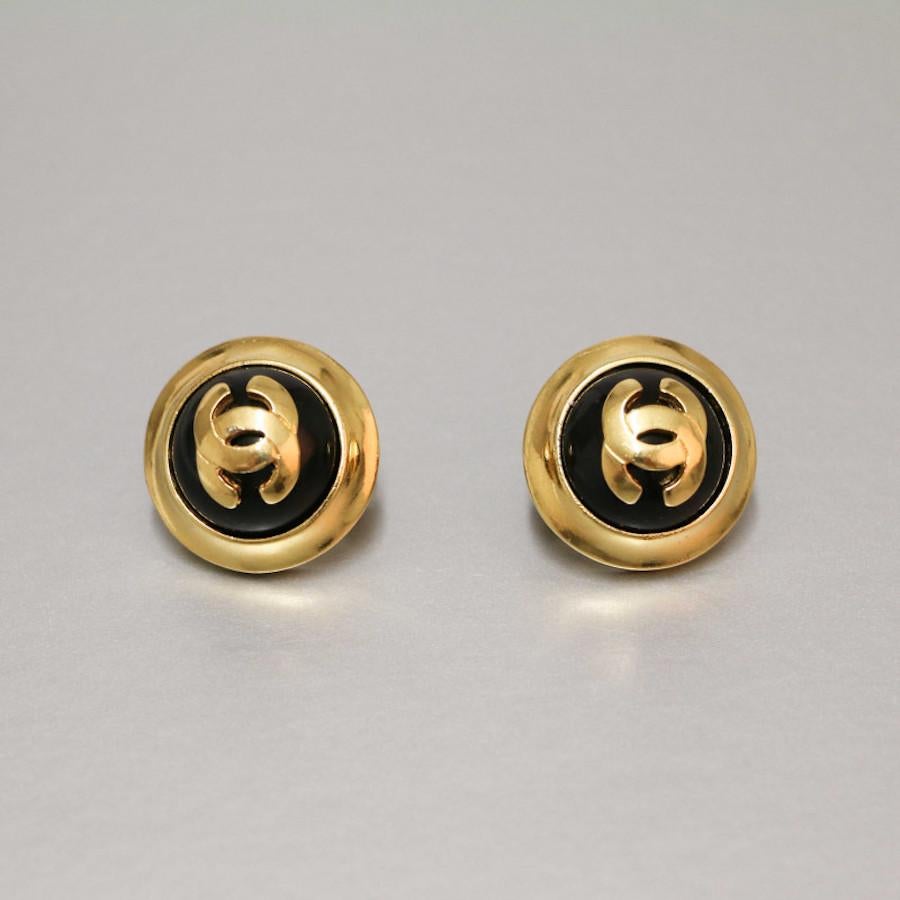 1997 Chanel vintage clip-on earrings In Good Condition For Sale In Paris, FR