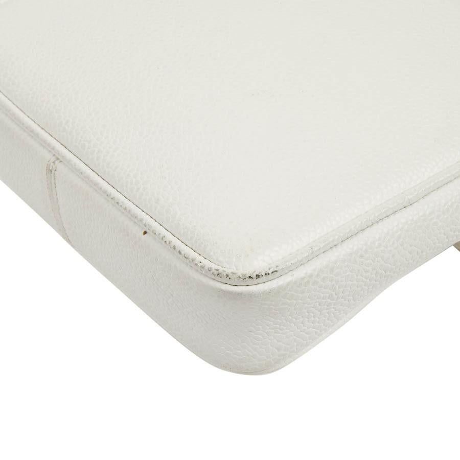 CHANEL Vintage Clutch bag in Grained White Leather 2