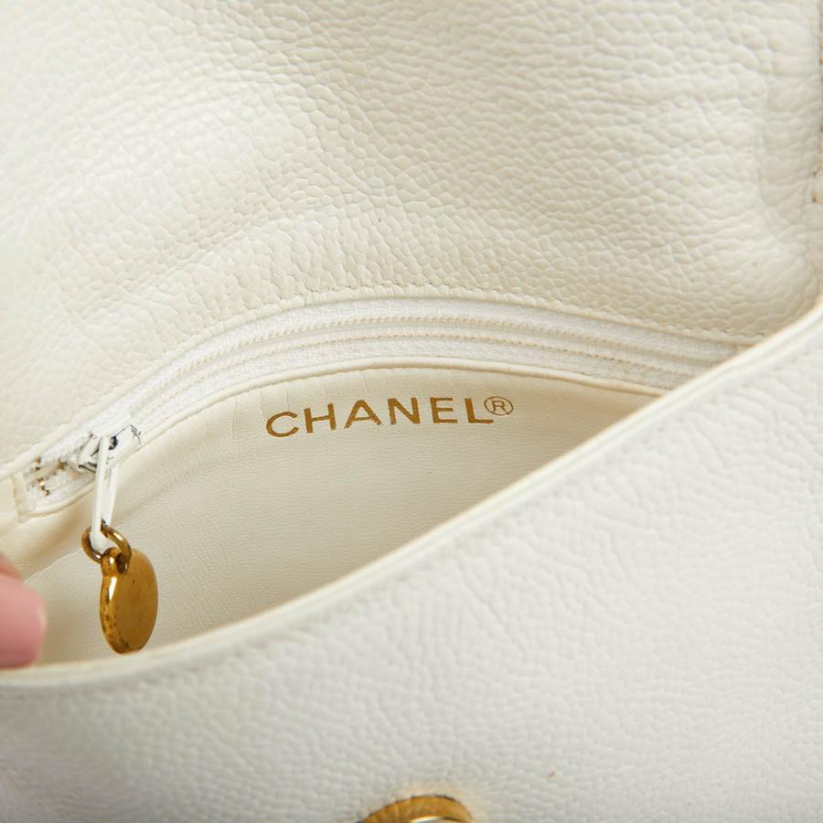 CHANEL Vintage Clutch bag in Grained White Leather 5