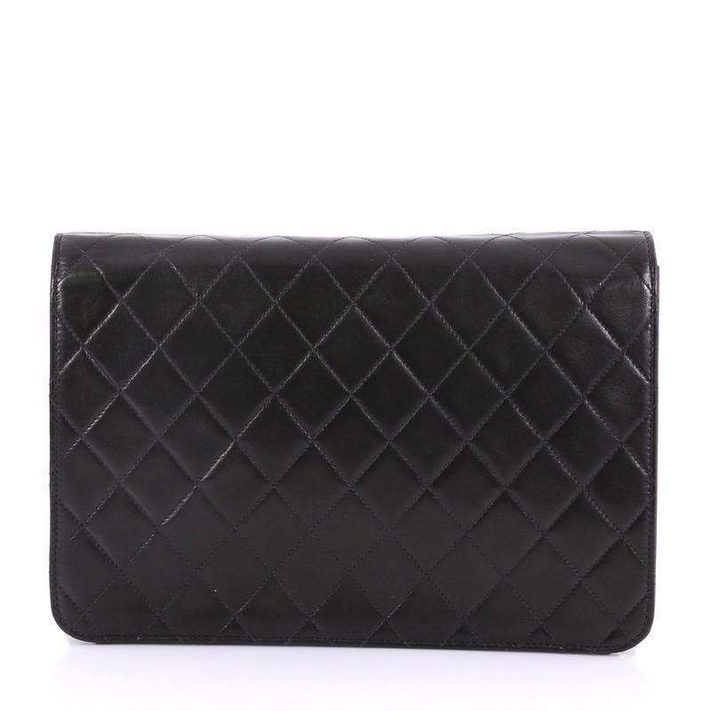 Chanel Vintage Clutch with Chain Quilted Leather Medium In Good Condition In NY, NY