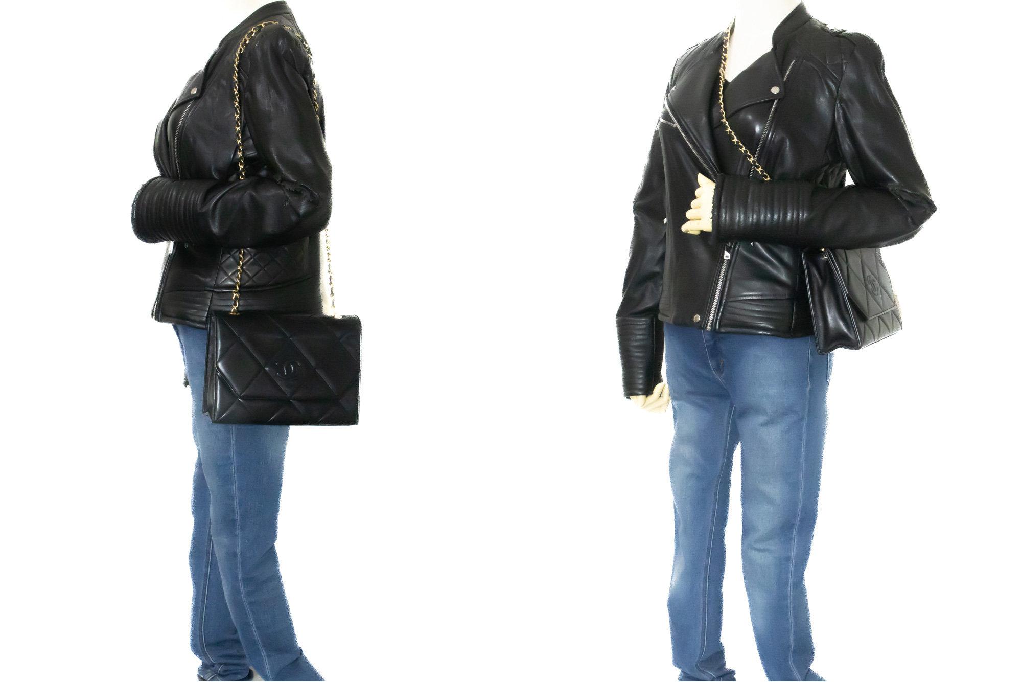 CHANEL Vintage Coco Chanel Sac à bandoulière noir à rabat en cuir d'agneau matelassé 6