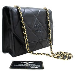 CHANEL Vintage Coco Chanel Sac à bandoulière noir à rabat en cuir d'agneau matelassé