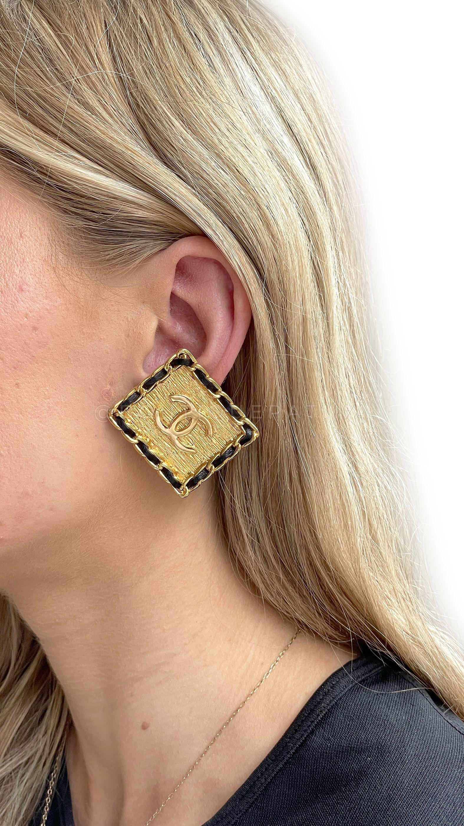 Chanel Vintage Collection 26 Square CC Logo Woven Framed Stud Earrings 65924 In Excellent Condition For Sale In Costa Mesa, CA