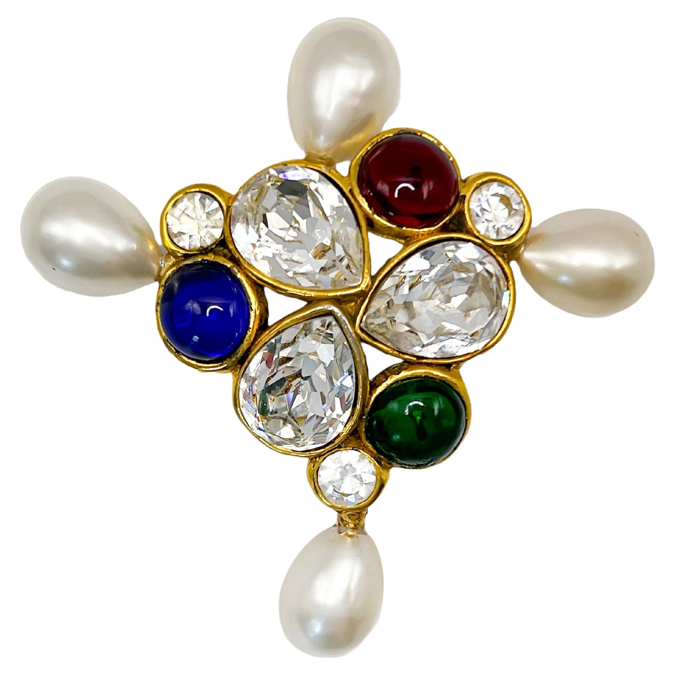 Chanel Pearl Vintage Collection 28 Gripoix Cross Brooch 66312