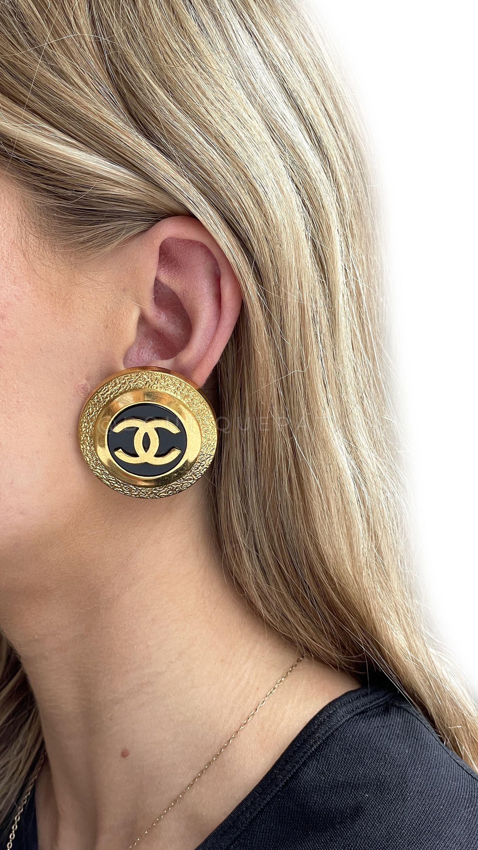 chanel earrings classic
