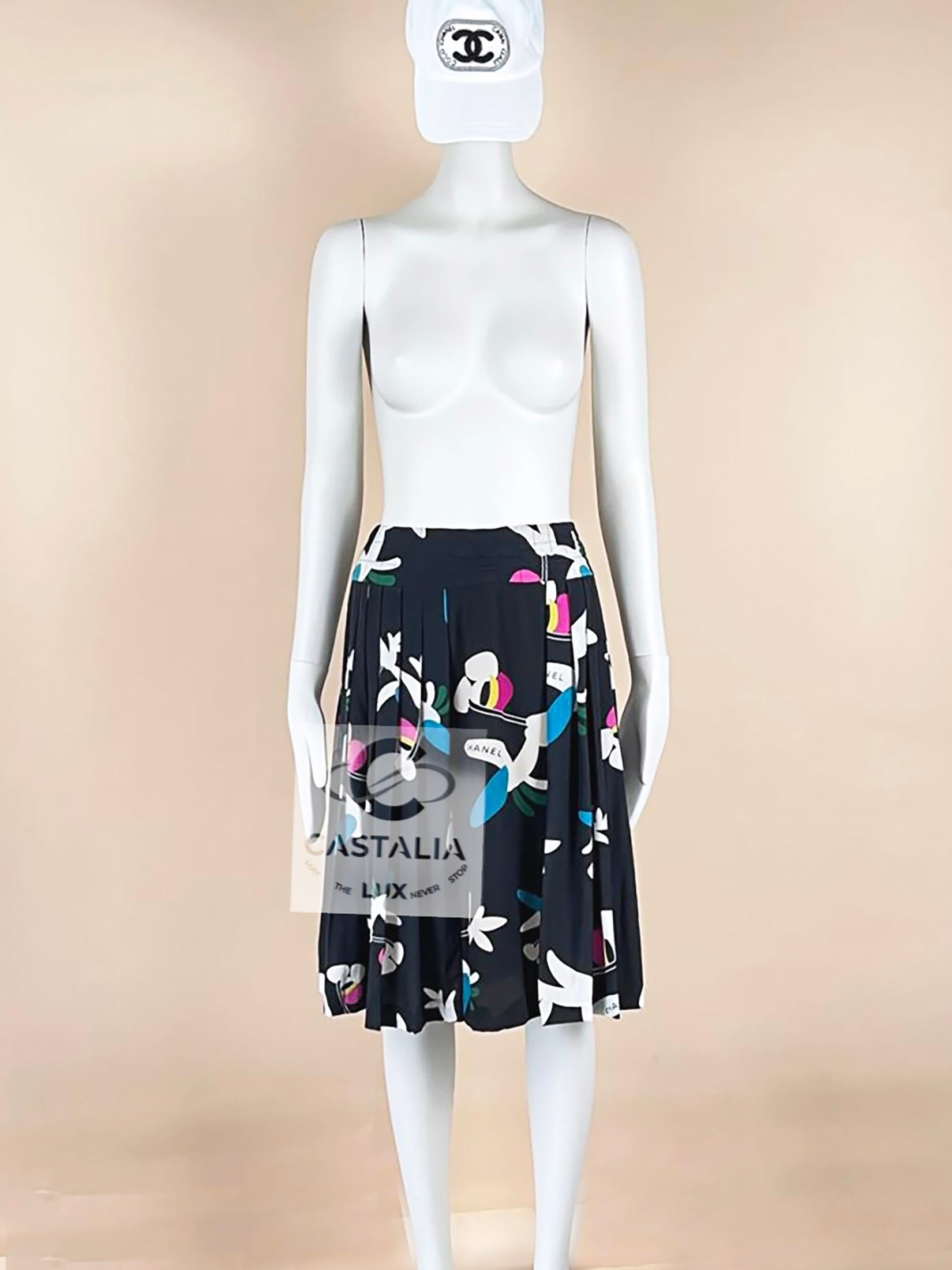 Chanel Vintage Collectors CC Planes plissée jupe 36 FR en vente 3