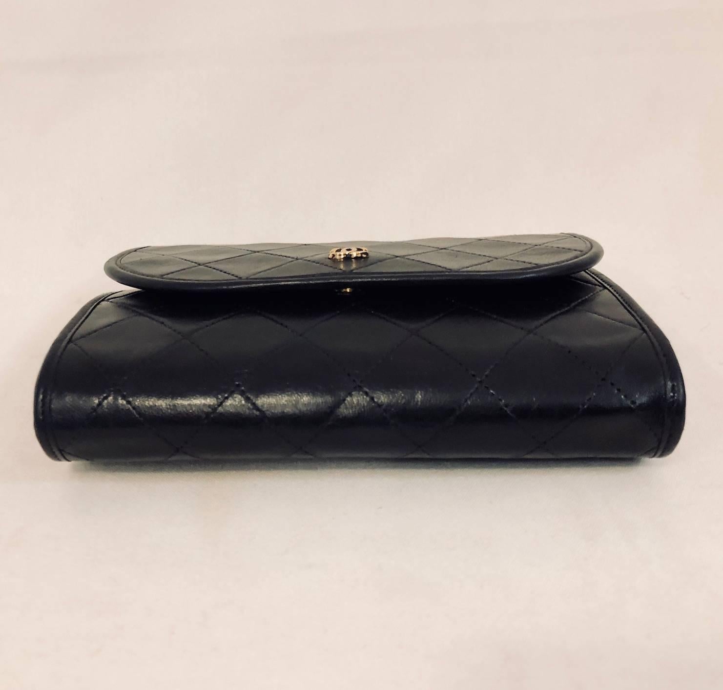 chanel vintage clutch