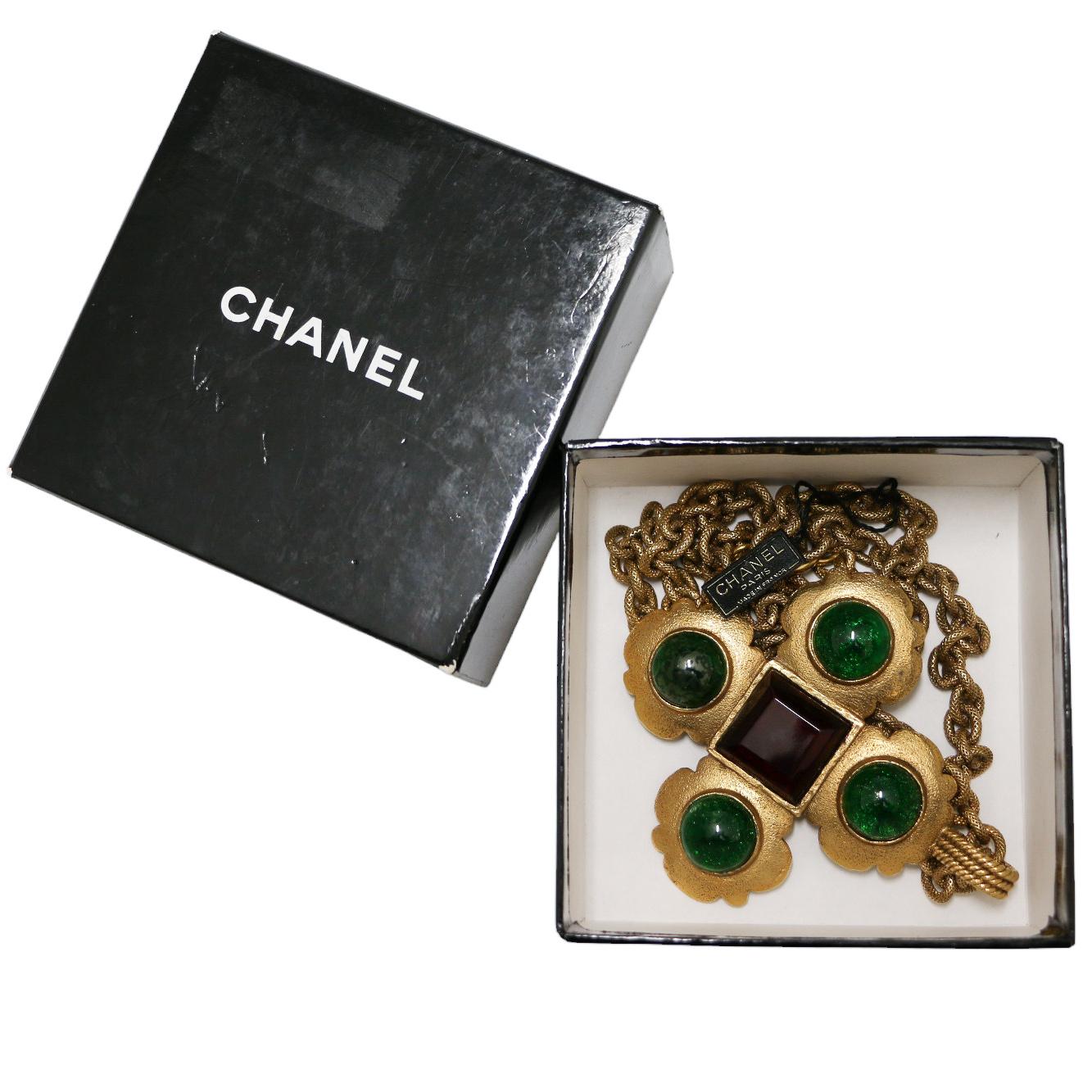 Women's Chanel Vintage Couture Necklace For Sale