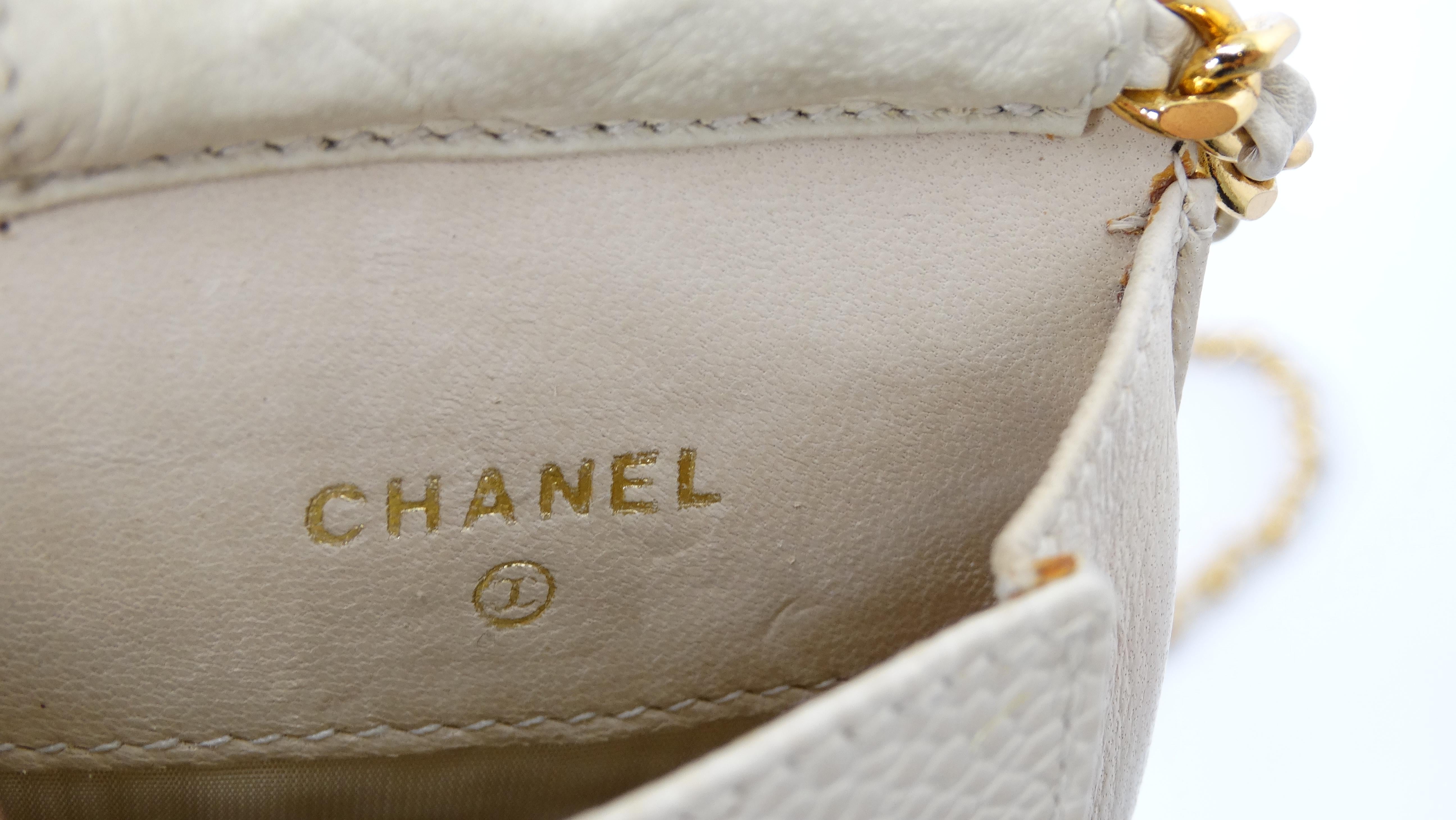 Chanel - Pochette à chaîne en cuir texturé crème vintage en vente 7