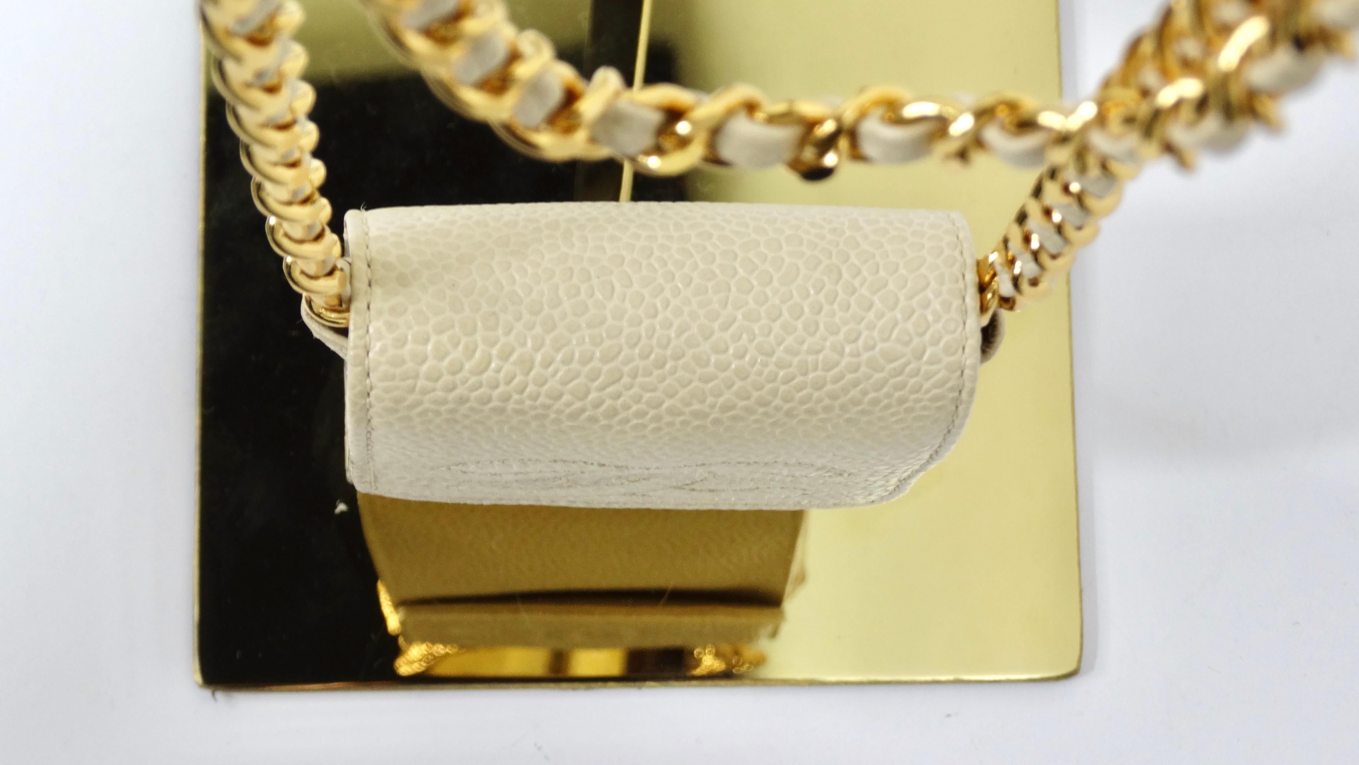 Beige Chanel Vintage Cream Caviar Leather Chain Pouch For Sale