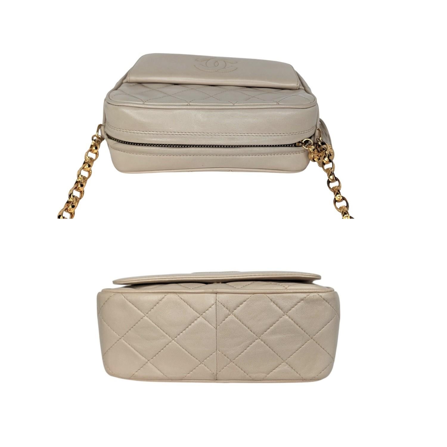 Women's Chanel Vintage Cream Quilted Front Camera Bag For Sale