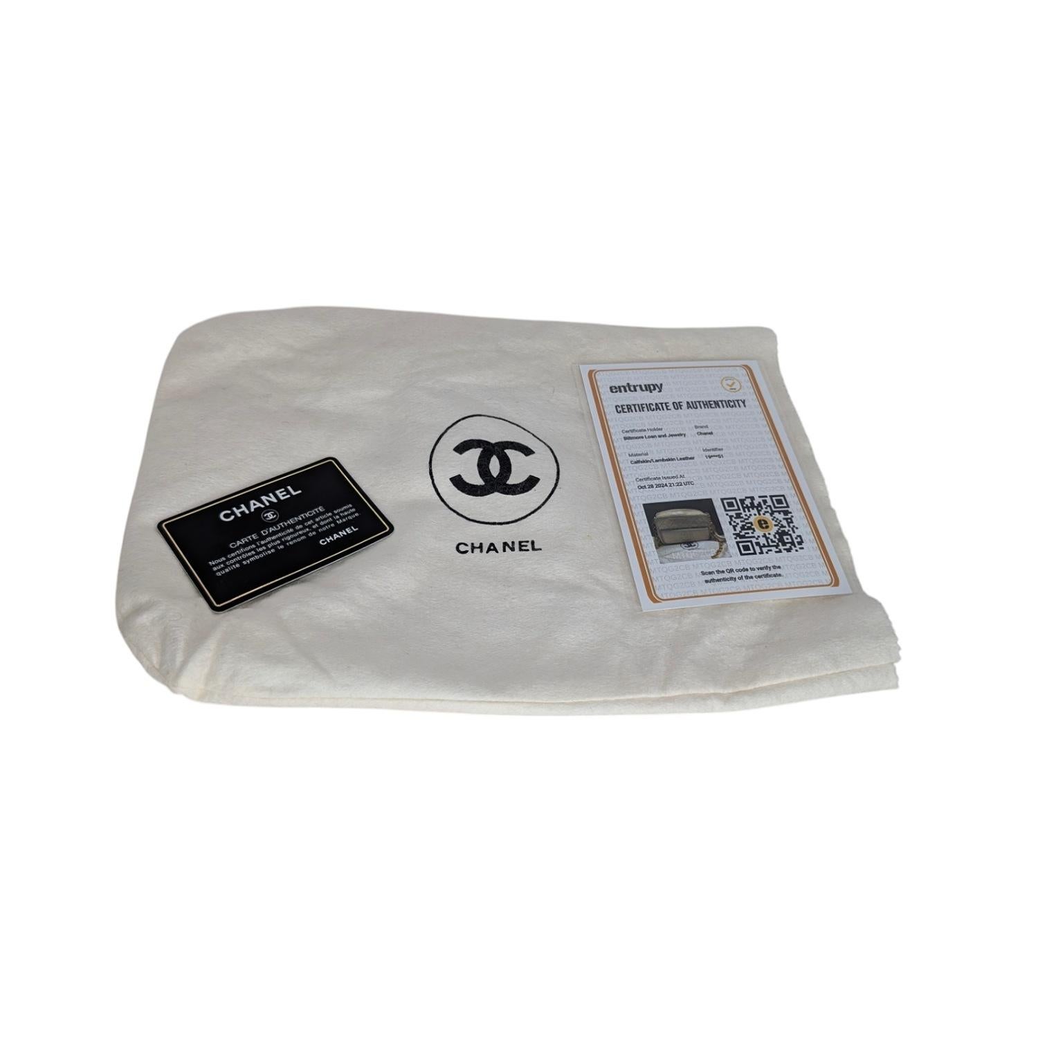 Chanel Vintage Cream Quilted Front Camera Bag For Sale 4