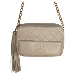 Chanel Vintage Cremefarbene gesteppte Front Kameratasche