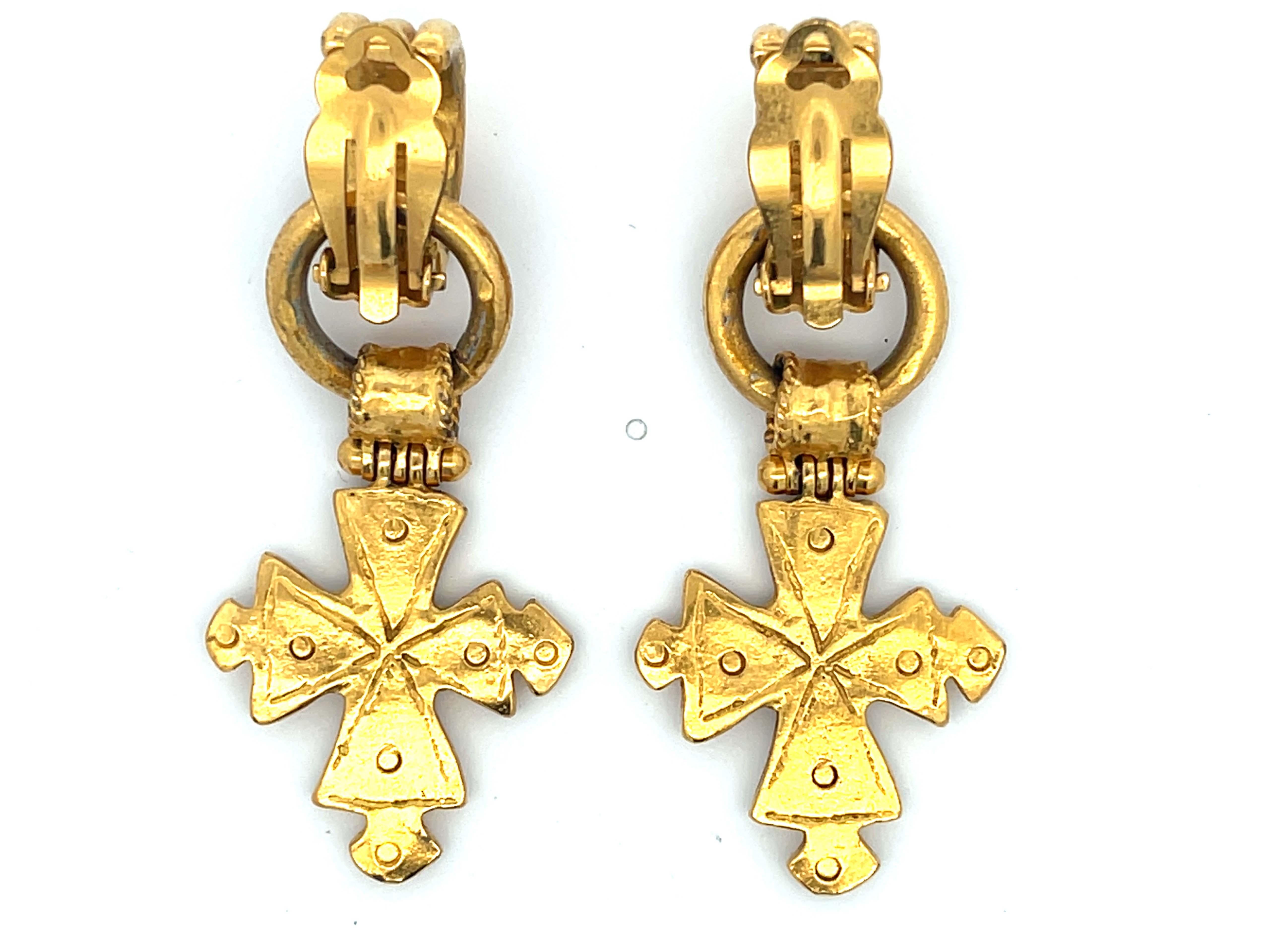 CHANEL Vintage Cross CC hässliche Ohrringe Damen im Angebot