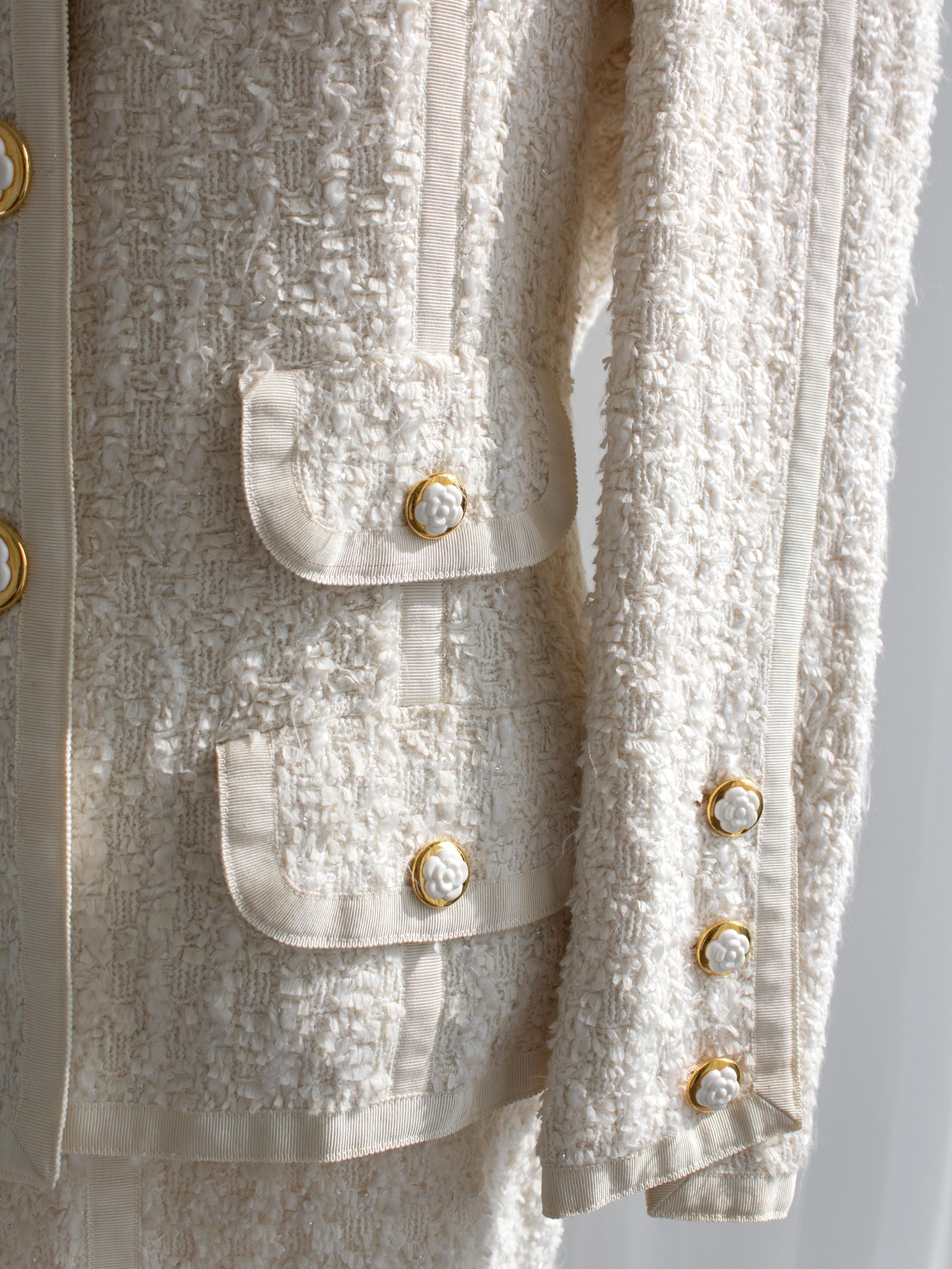 Chanel Vintage Cruise 1992 White Tweed Gold Camellia Flower Buttons Jacket Skirt 2