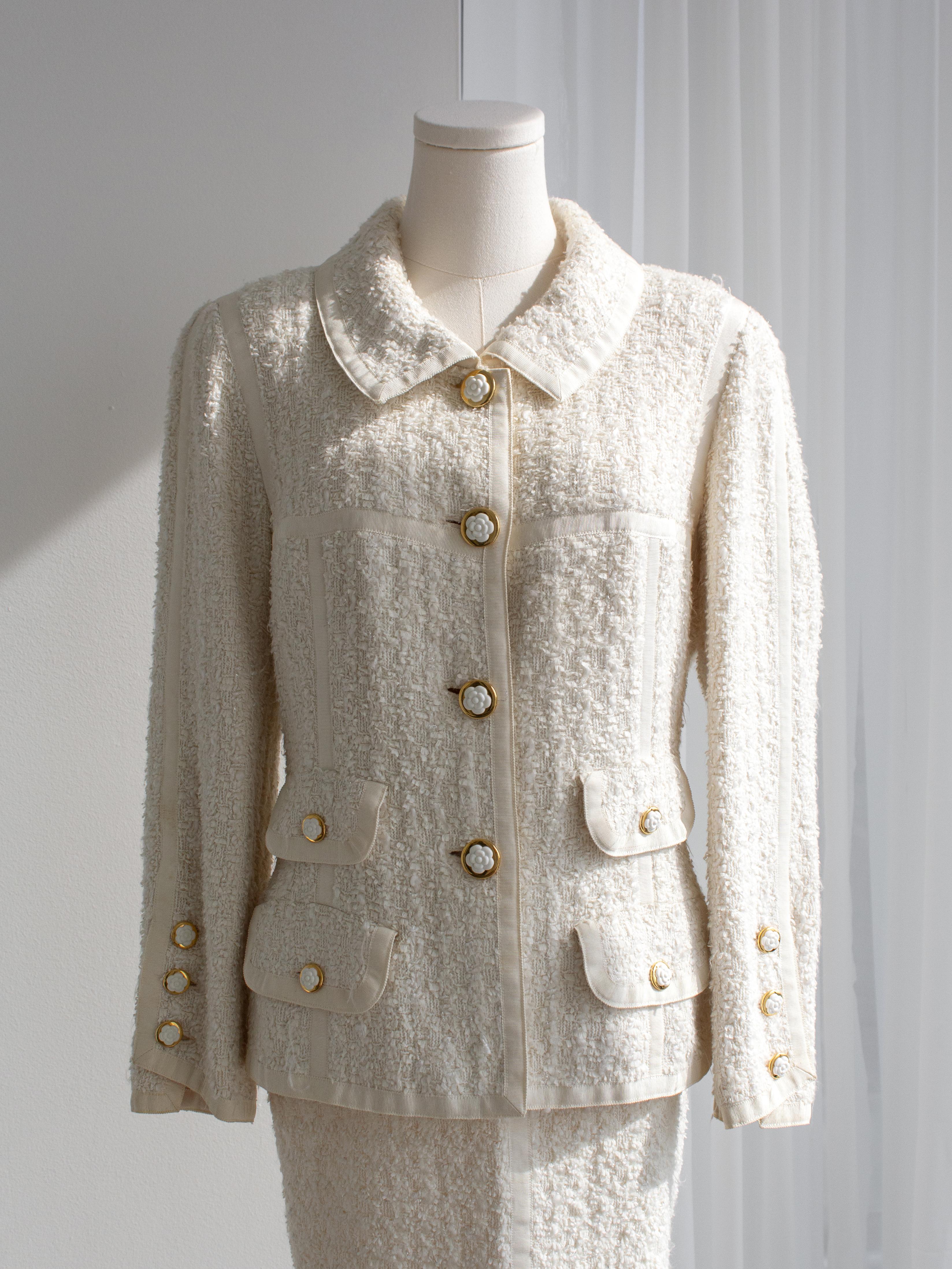 Chanel Vintage Cruise 1992 White Tweed Gold Camellia Flower Buttons Jacket Skirt 3
