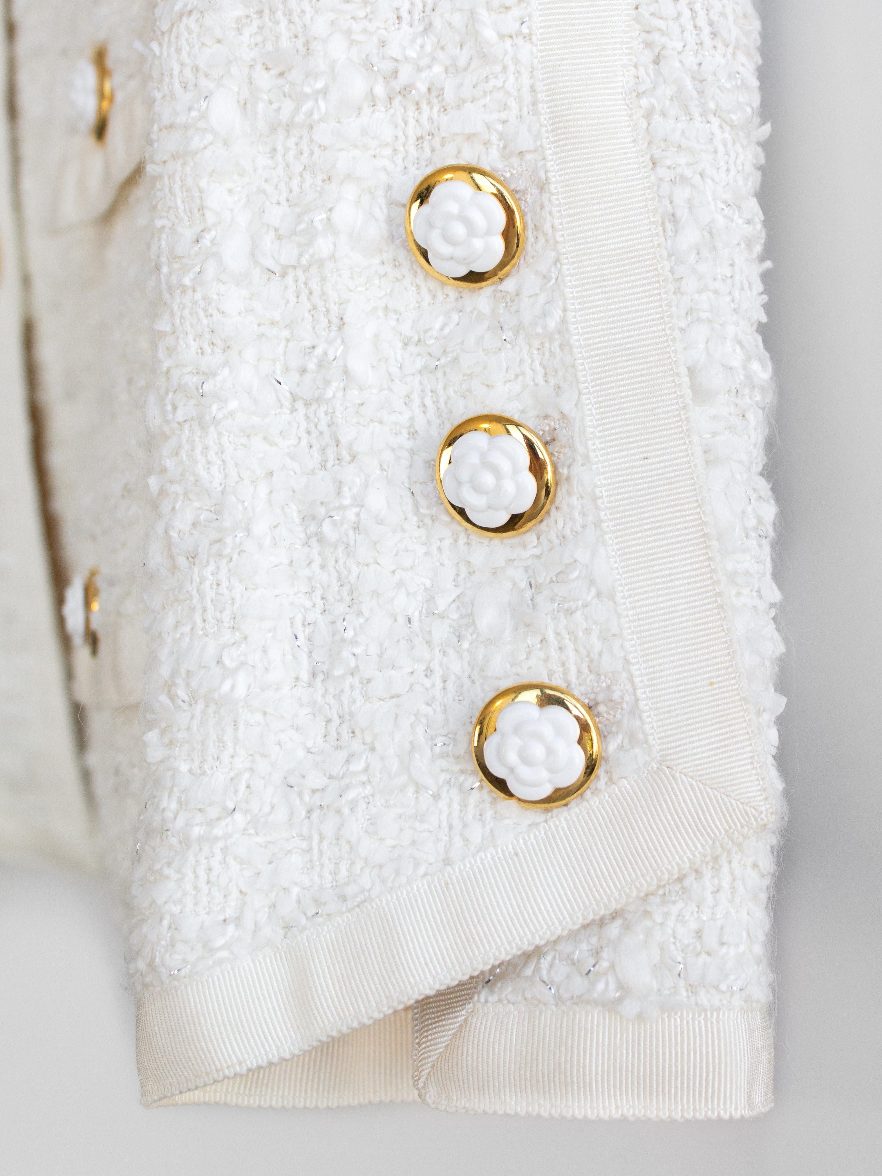Chanel Vintage Cruise 1992 White Tweed Gold Camellia Flower Buttons Jacket Suit 6