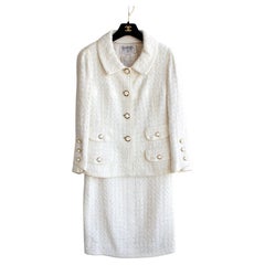 Chanel Vintage Cruise 1992 White Tweed Gold Camellia Flower Buttons Jacket Suit