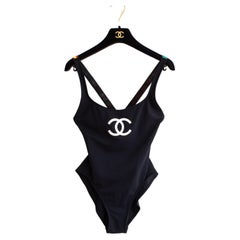 Chanel Vintage Cruise 1994/1995 Internationale Flaggen CC Logo Schwarz 95C Badeanzug