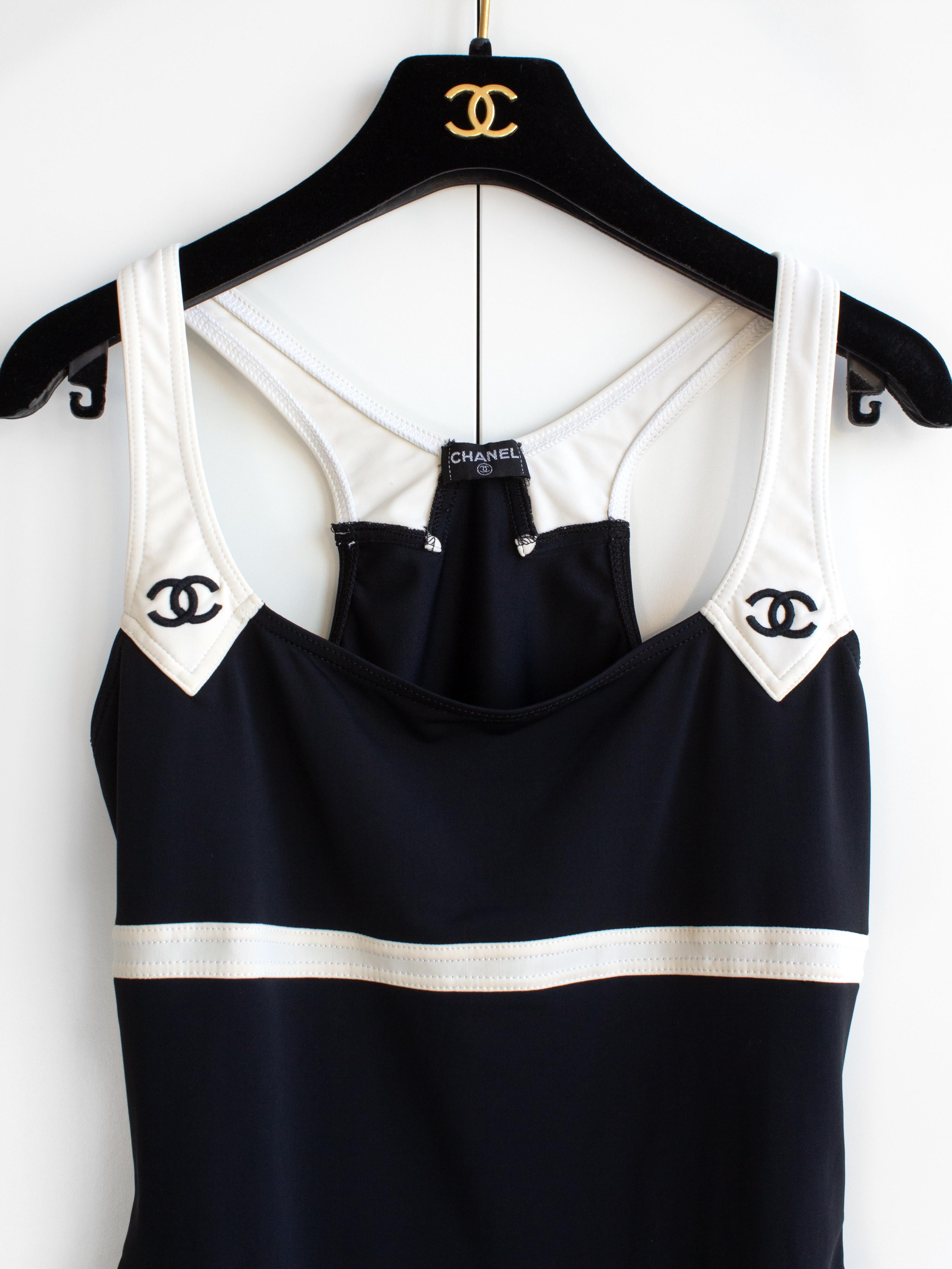 Chanel Vintage Cruise 1996 Black White CC Logo 96C One-piece Swimsuit Bodysuit In Good Condition In Jersey City, NJ