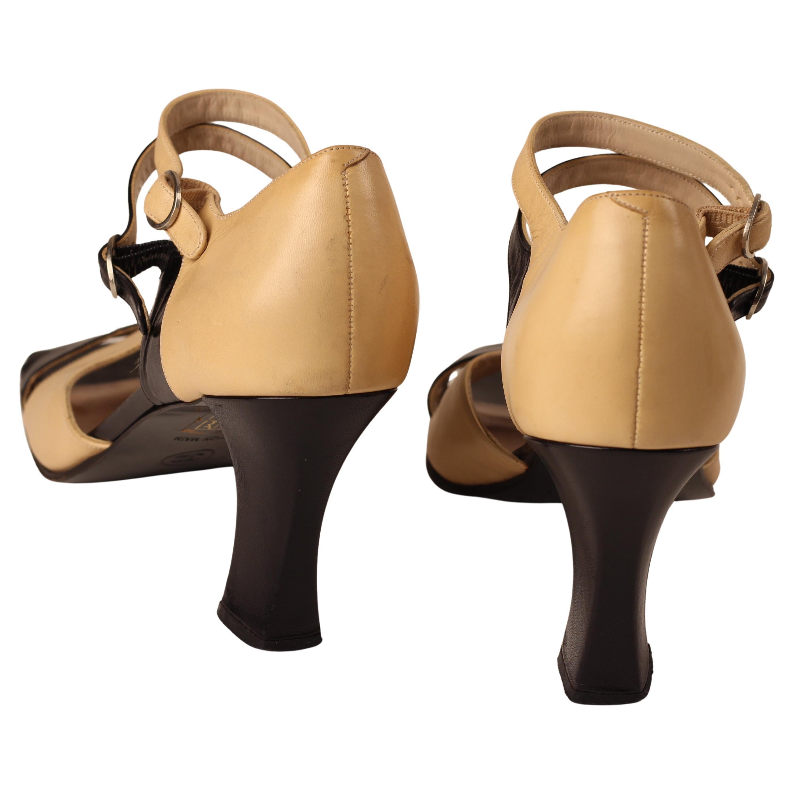 Chanel Vintage Cruise 1999 Two-Tone Beige Black Double Strap Peep-Toe Block Heel For Sale 3
