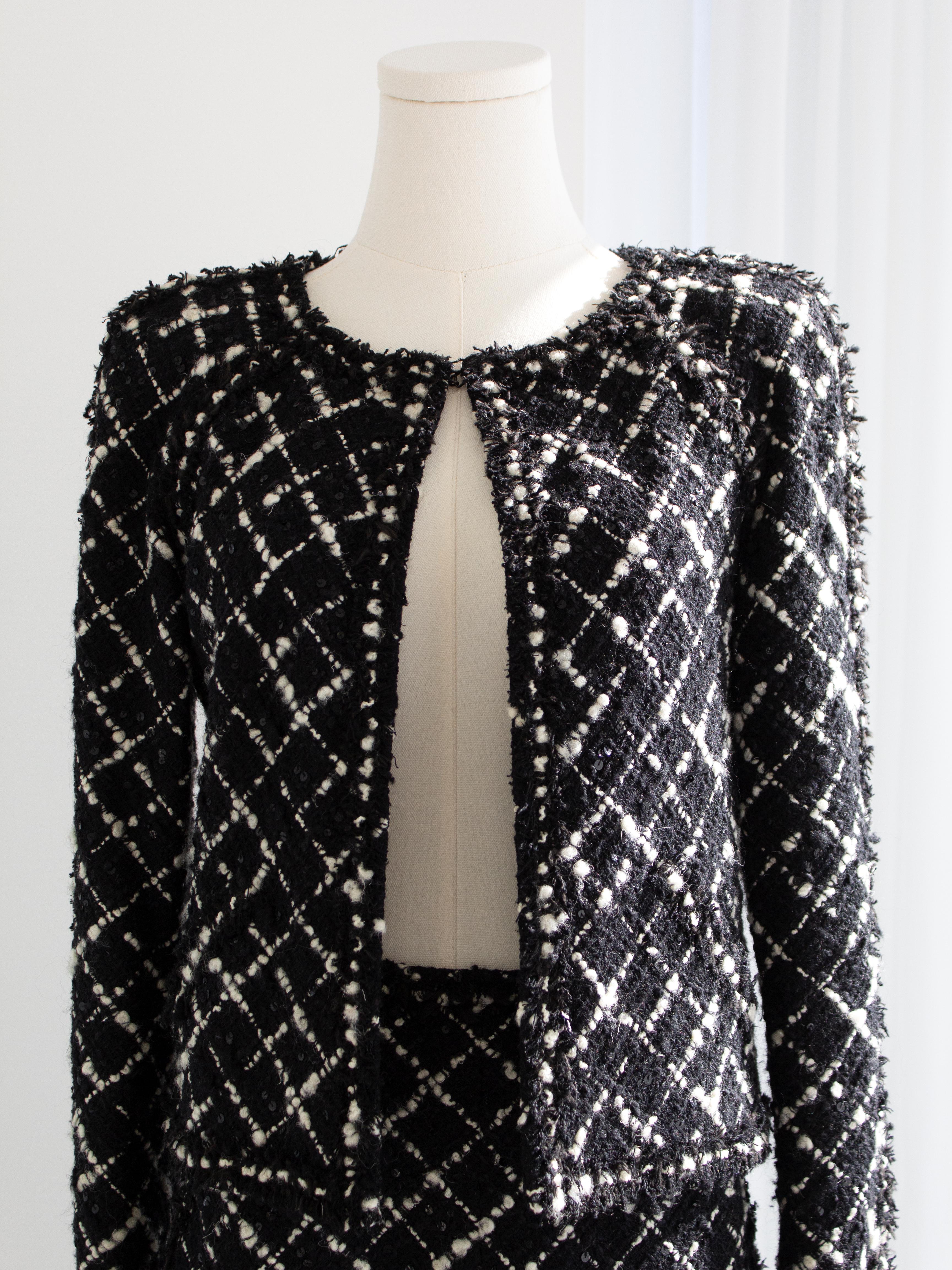 Chanel Vintage Cruise 2003 Black White Embellished Tweed 03C Jacket Skirt Suit 7
