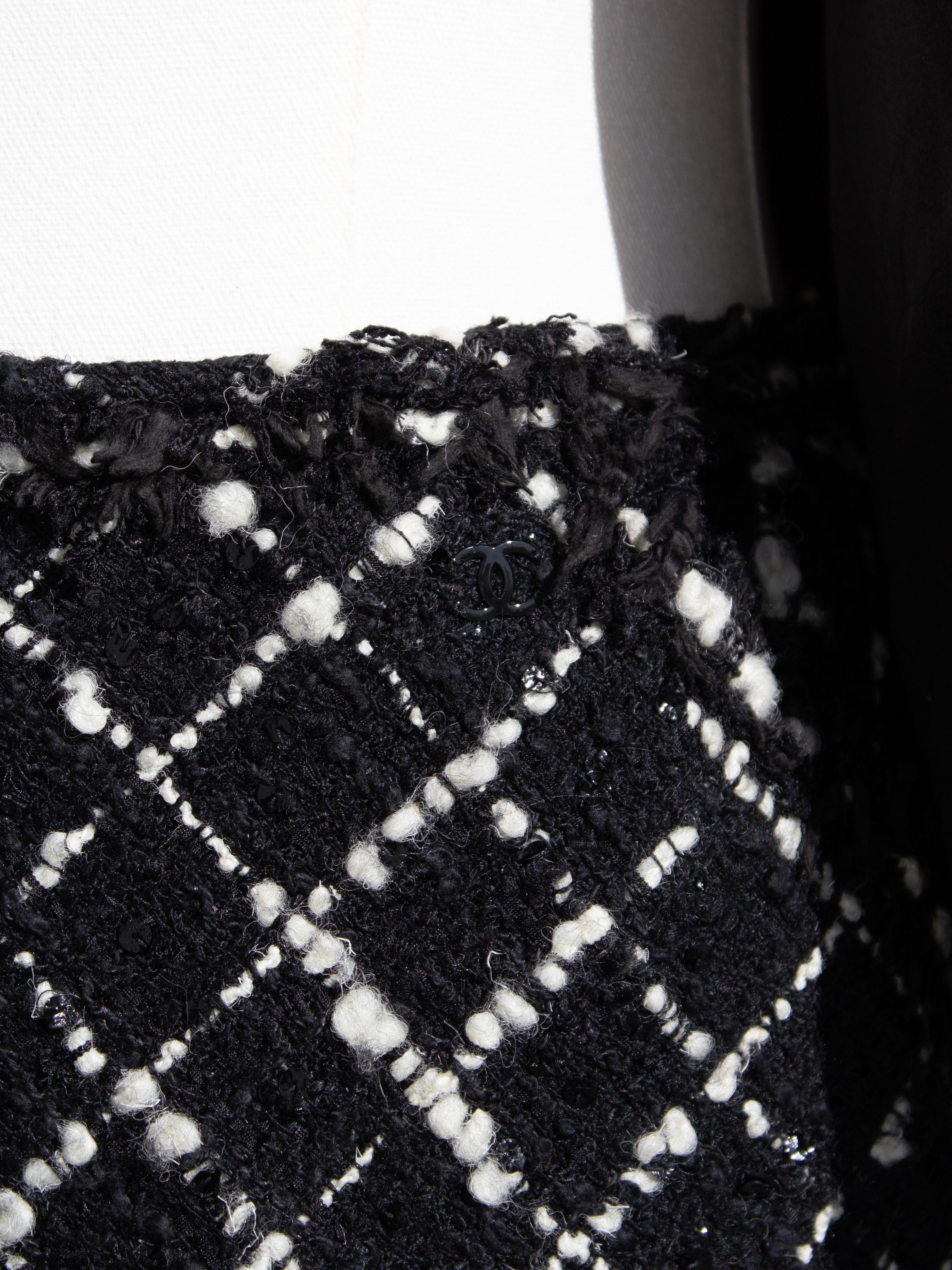 Chanel Vintage Cruise 2003 Black White Embellished Tweed 03C Jacket Skirt Suit 12