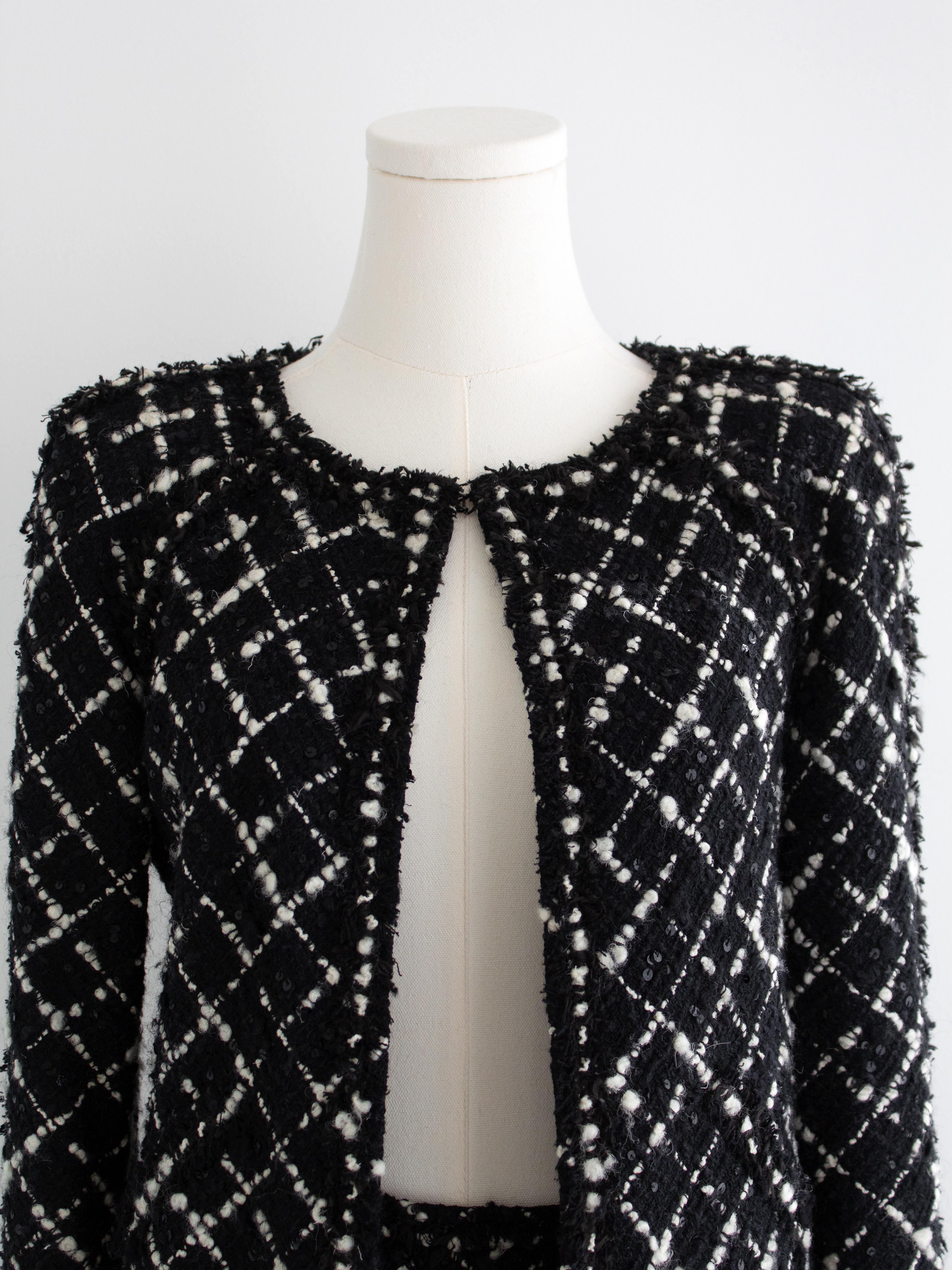 Chanel Vintage Cruise 2003 Black White Embellished Tweed 03C Jacket Skirt Suit 3