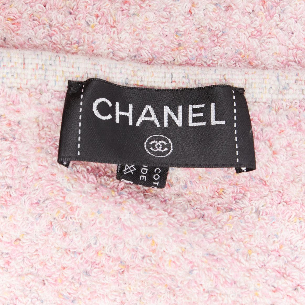 Telo mare Chanel Vintage Cruise rosa 100% cotone boucle CC con logo e frange In condizioni buone in vendita a Hong Kong, NT