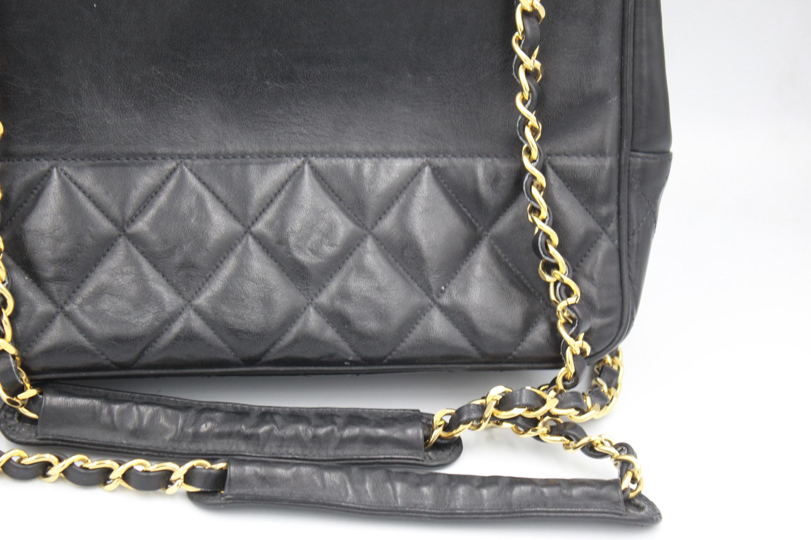 Chanel Vintage Dark Navy  Shopper Bag In Good Condition For Sale In Paris, FR