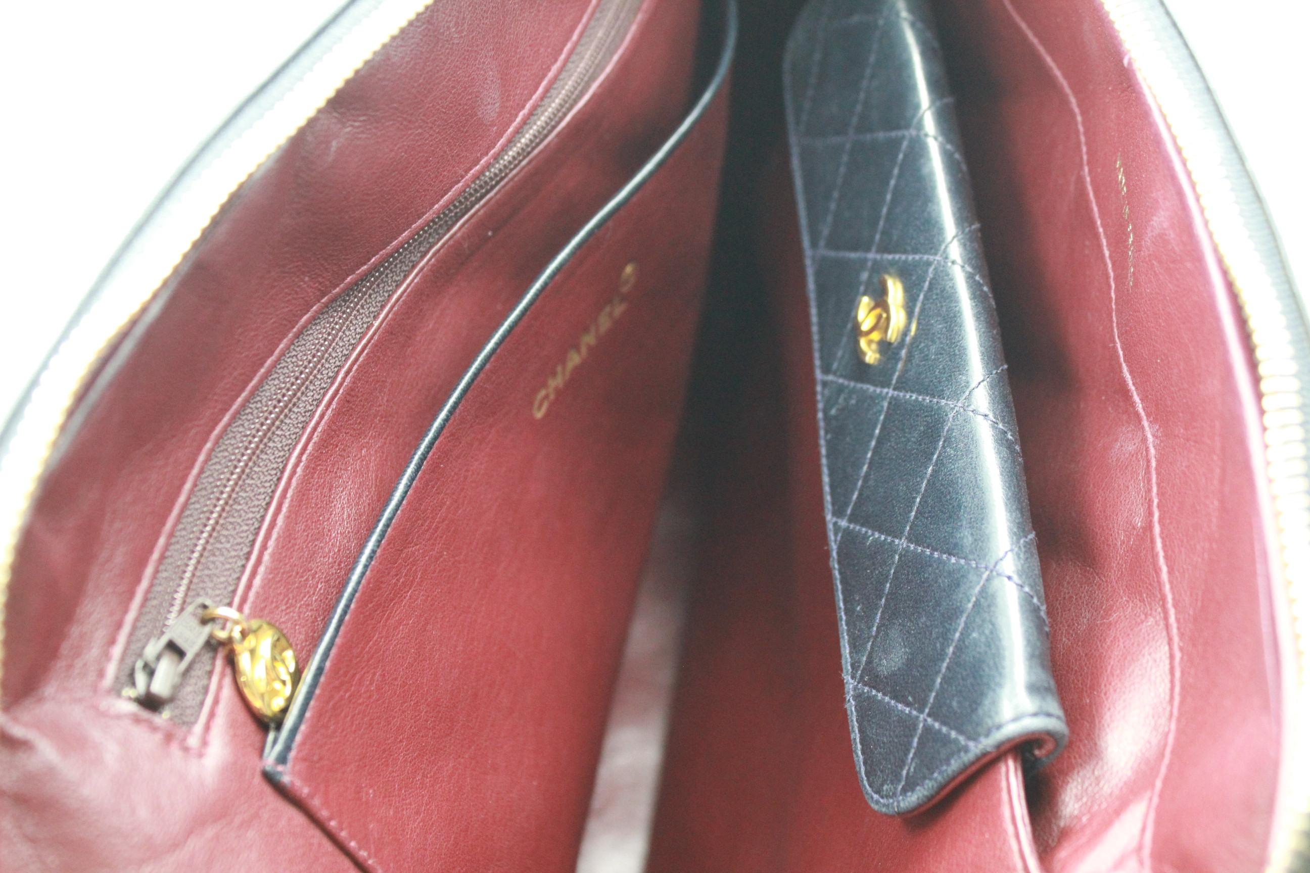 Women's or Men's Chanel Vintage Dark Navy  Shopper Bag
