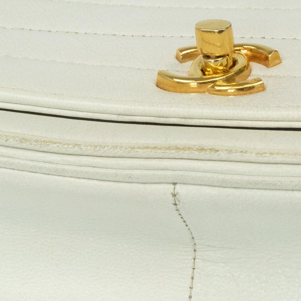 CHANEL, Vintage Demi-Lune in white leather For Sale 5