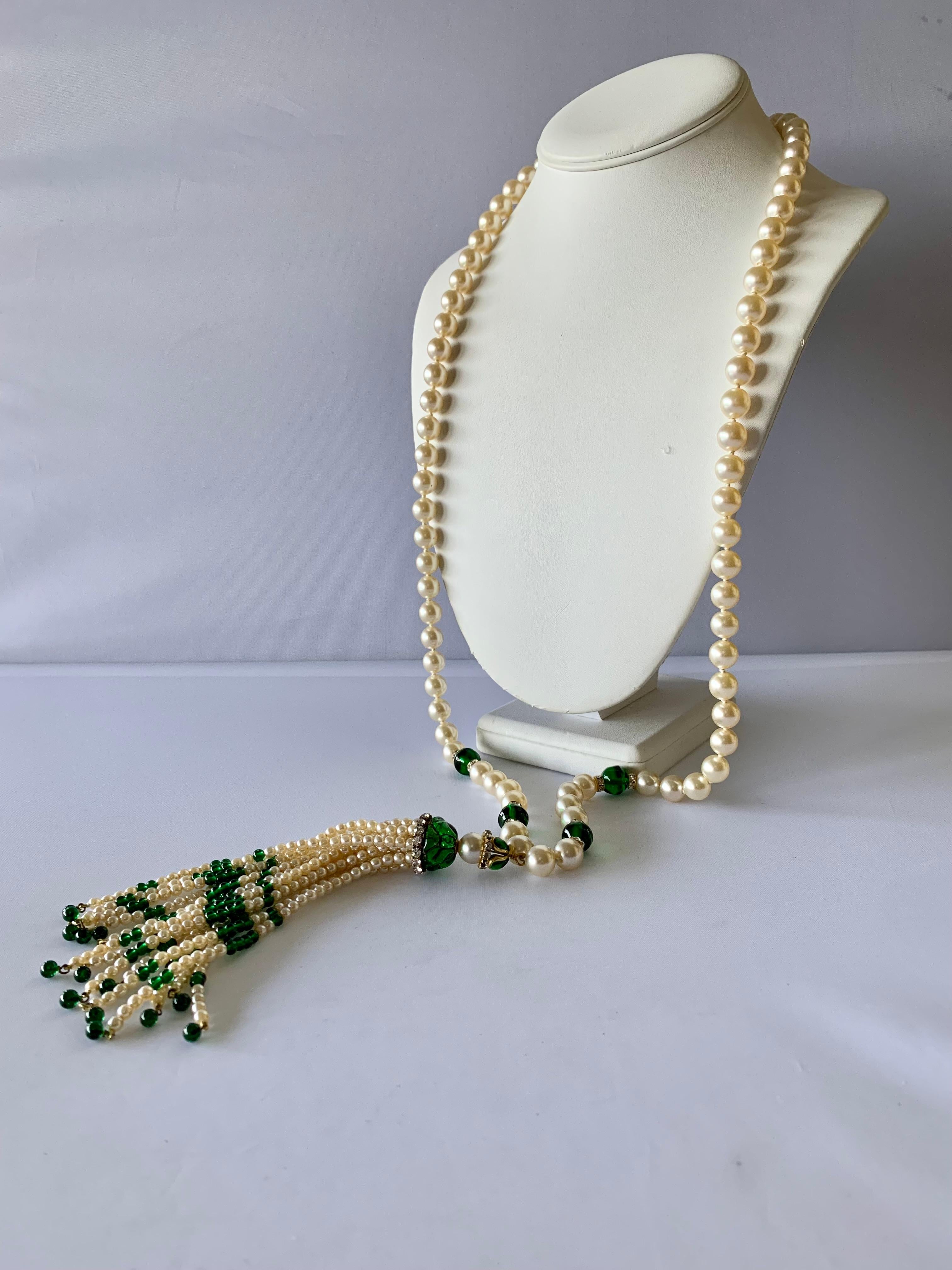 Absolutely stunning vintage art-deco tassel sautoir, comprised of large glass pearls, diamante rhinestones, and green poured glass stones (by Maison Gripoix). This piece is a rare example of the kind of handwork Chanel was famous for. The piece ends