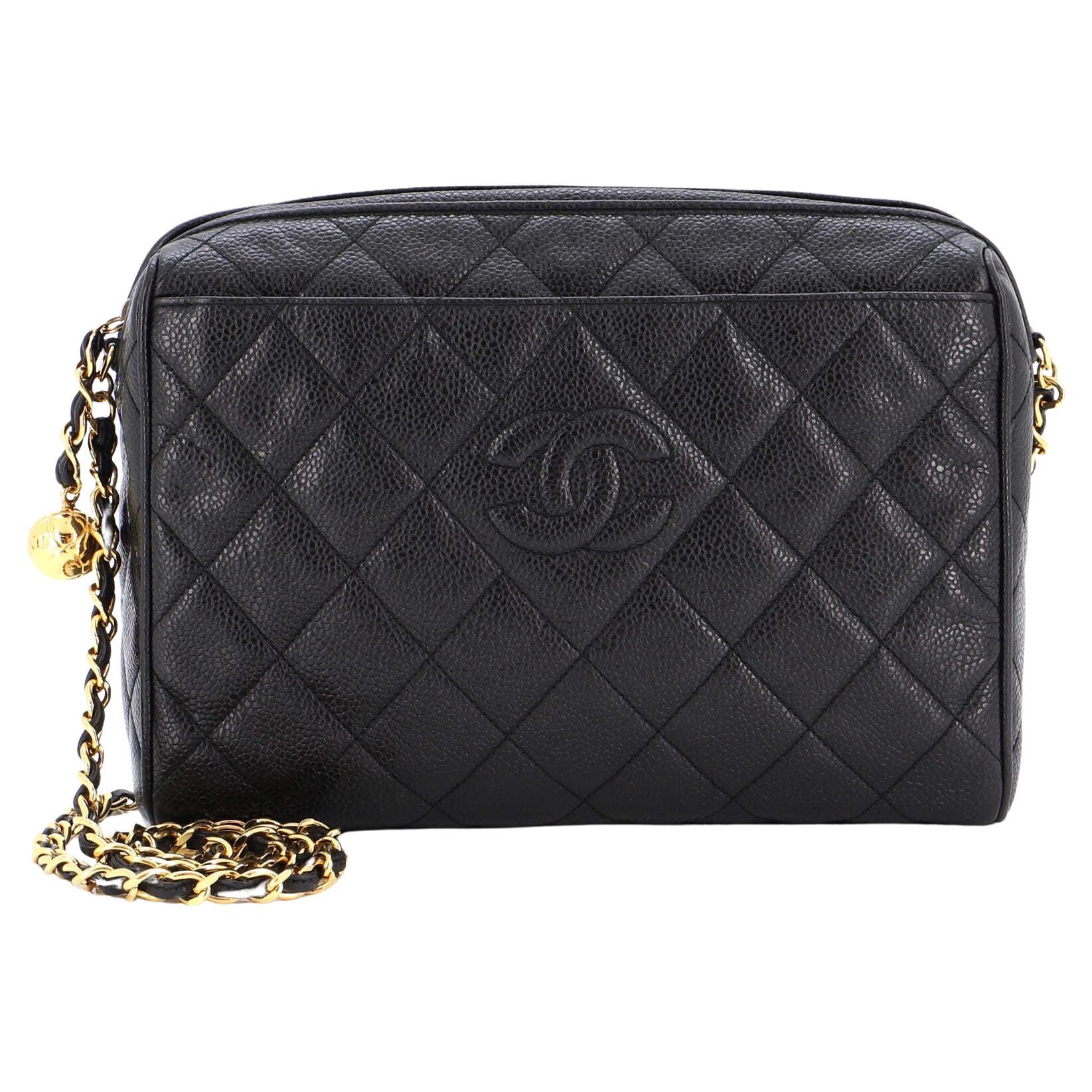 Chanel 22B Quilted Smooth Calfskin Maxi Hobo For Sale at 1stDibs