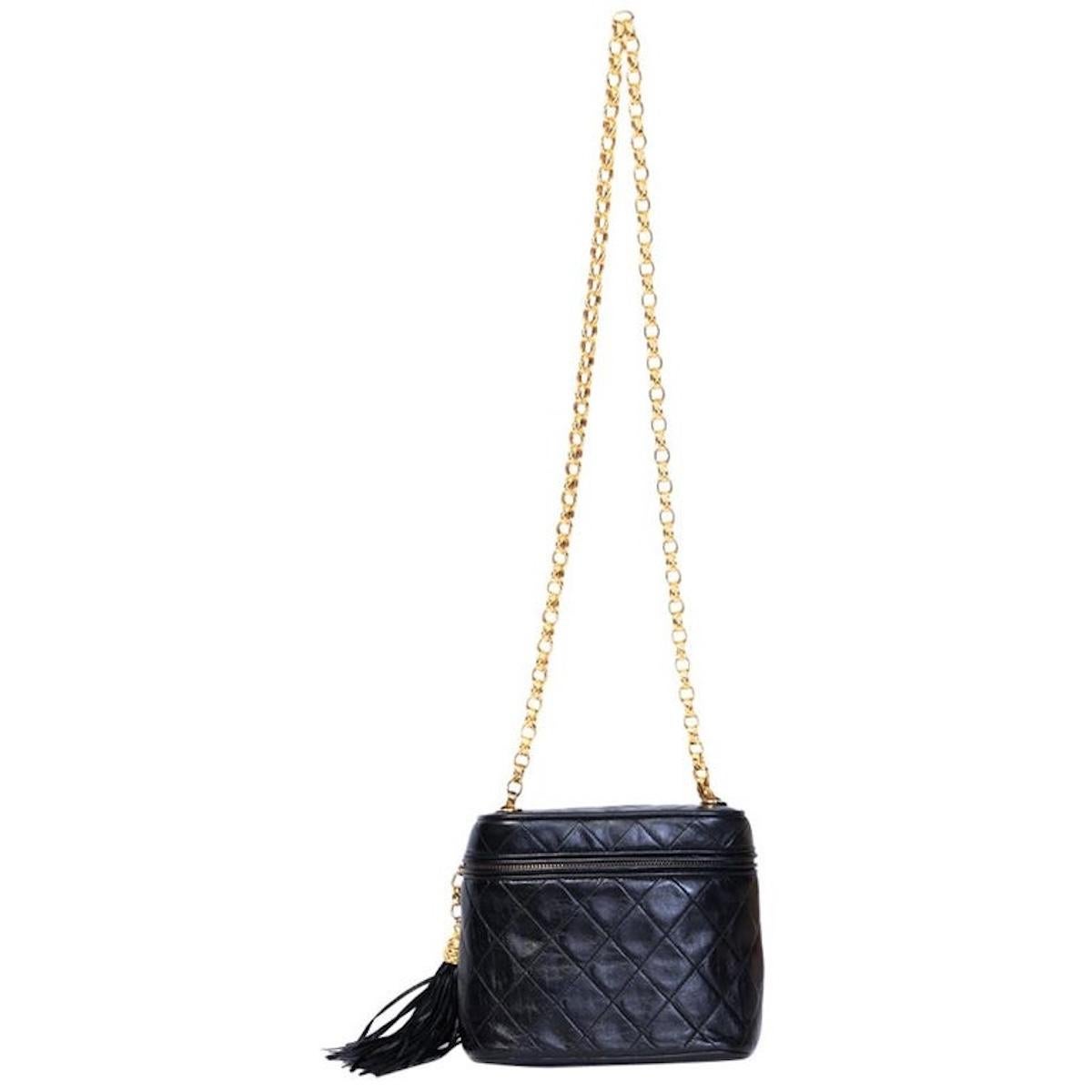 Chanel Vintage Diamond Quilted Black Lambskin Mini Vanity In Good Condition In Montreal, Quebec