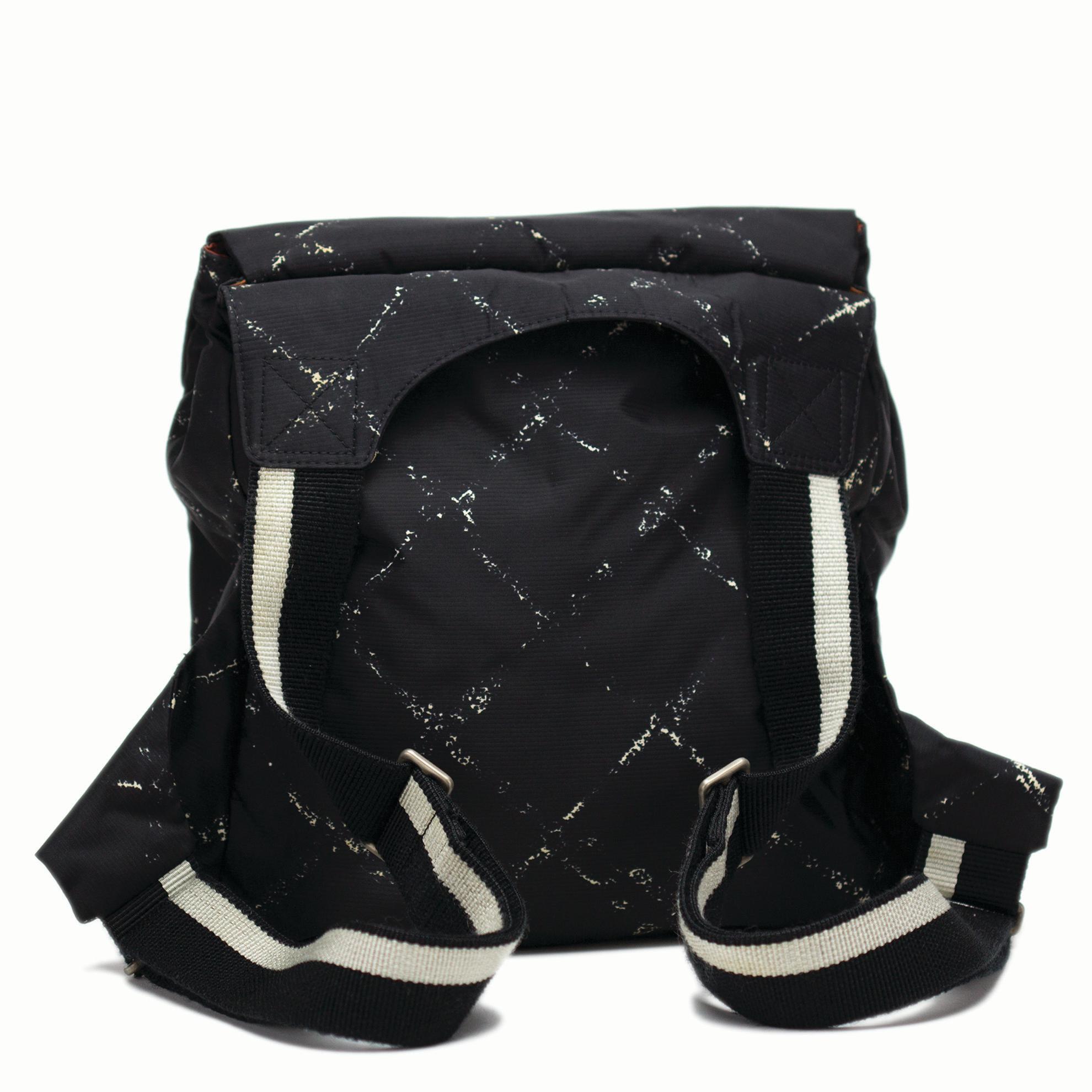 backpack brand with diamond and two lines