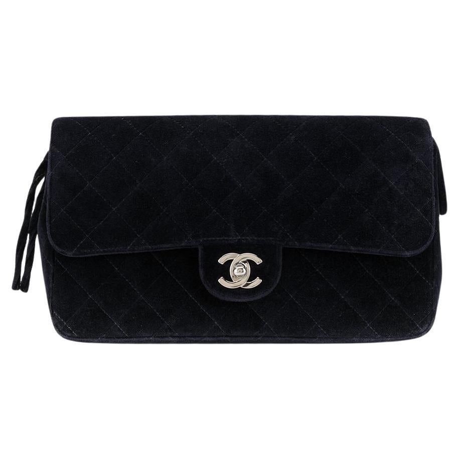 Sac à dos matelassé Chanel 1996 Vintage Rare Medium Classic Flap bleu marine en vente